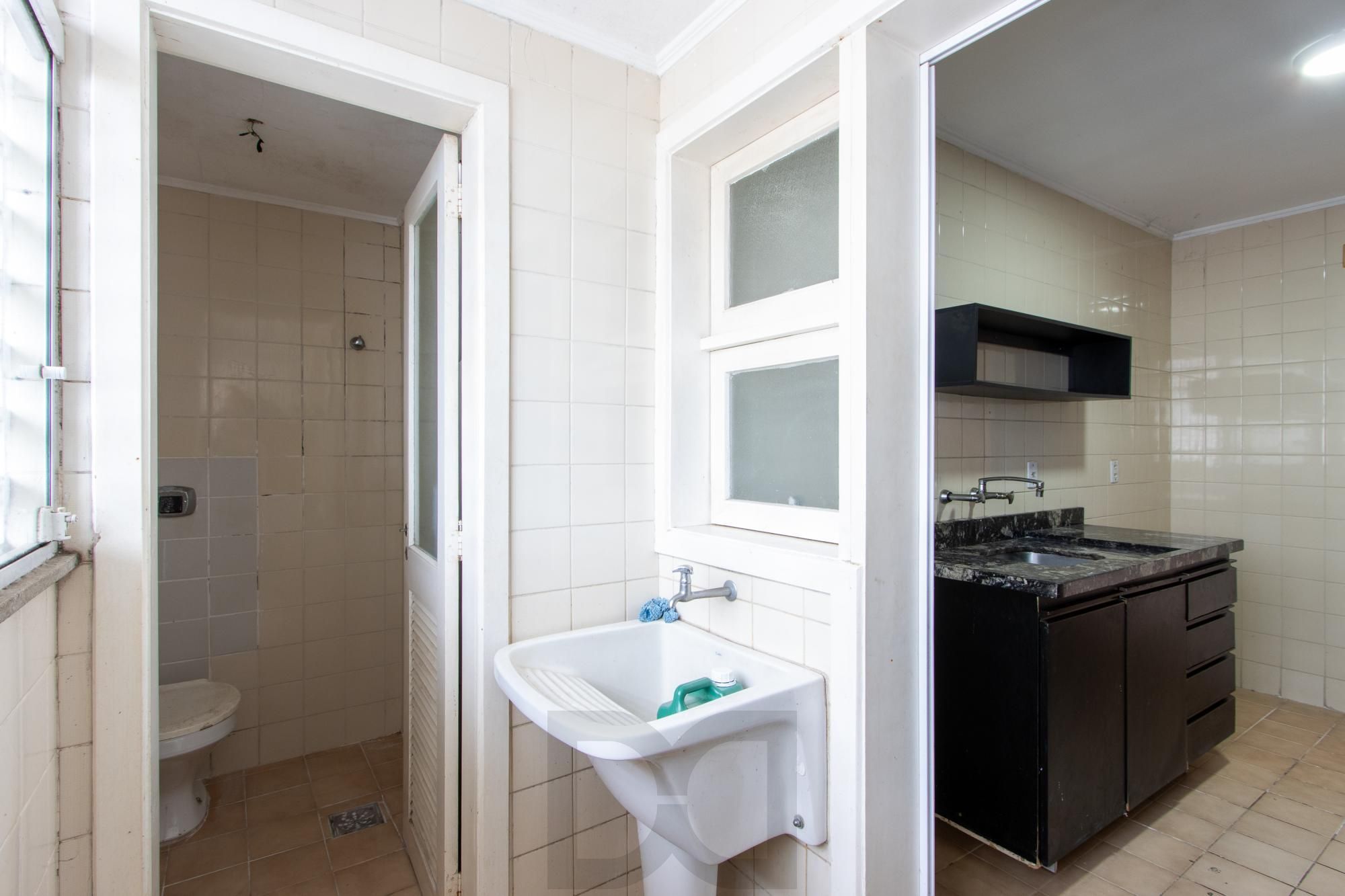 Cobertura com 137m², no Bairro Cristal, de 2 dormitórios, sento uma suíte, ampla sacada, churrasqueira, vista panorâmica, vaga coberta. — foto 6