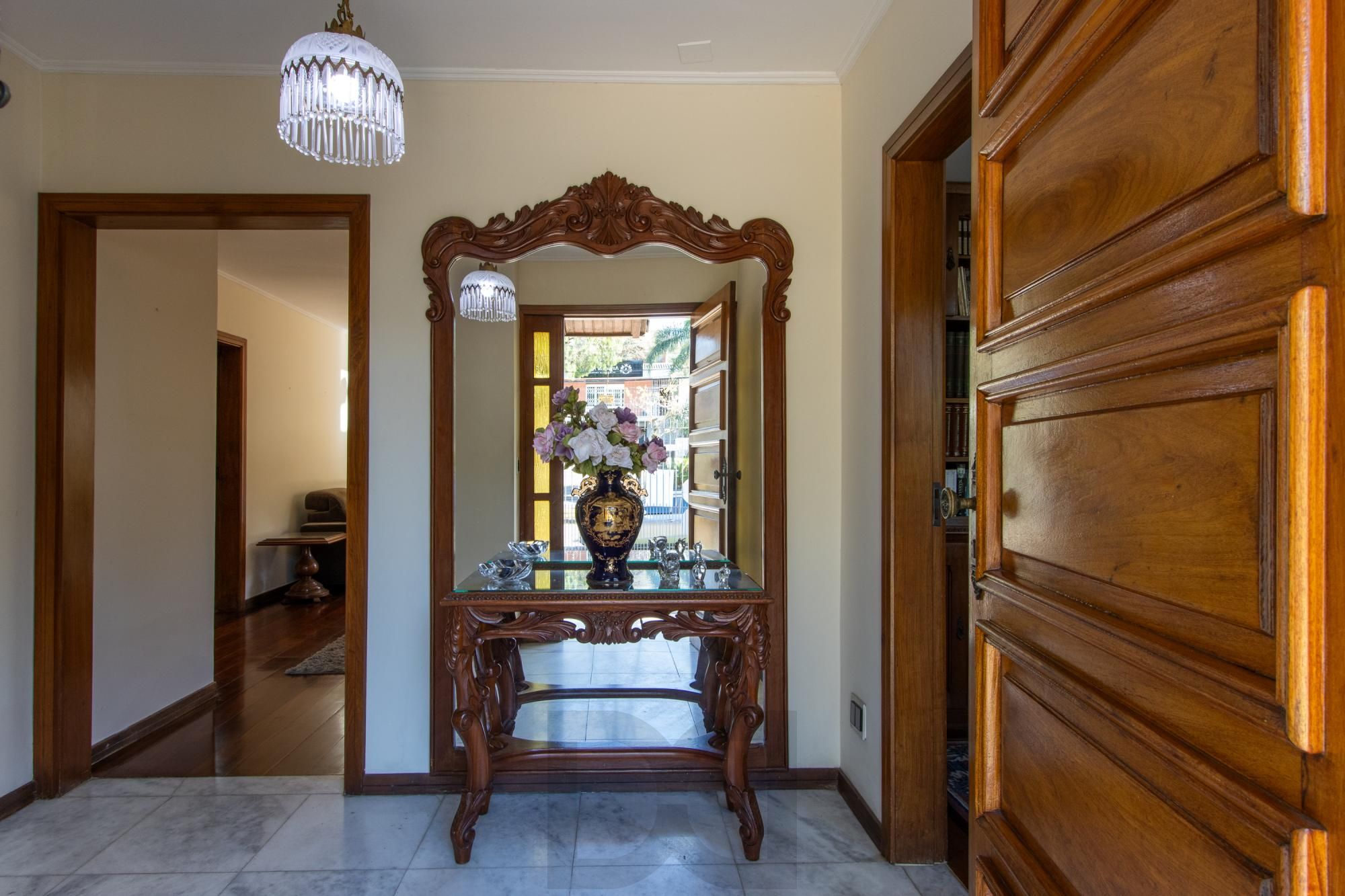 Casa à venda com 5 dormitórios, 392m² e 4 vagas no bairro Vila Assunção, Zona Sul de Porto Alegre — foto 3