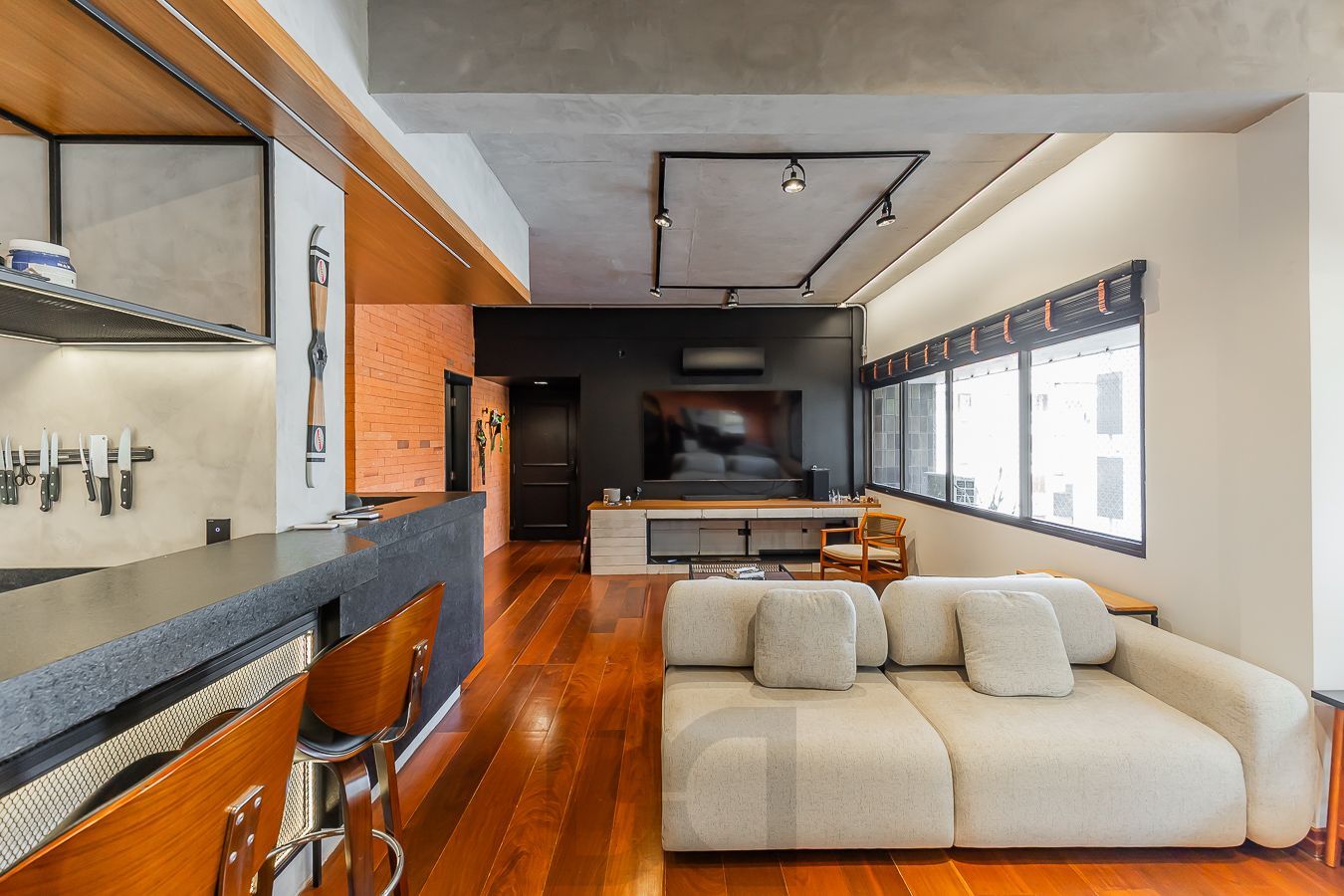 Apartamento 3 dormitórios, 3 vagas e 259 m² no bairro Auxiliadora. — foto 4