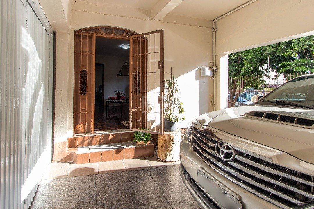 Casa para Venda - 229.18m², 4 dormitórios, sendo 4 suites, 5 vagas - Cavalhada — foto 3
