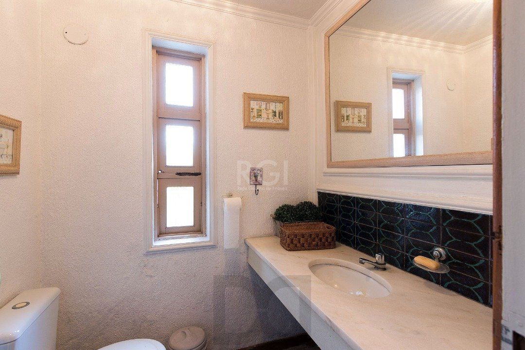 Casa para Venda - 320m², 5 dormitórios, sendo 2 suites, 3 vagas - Tristeza — foto 25