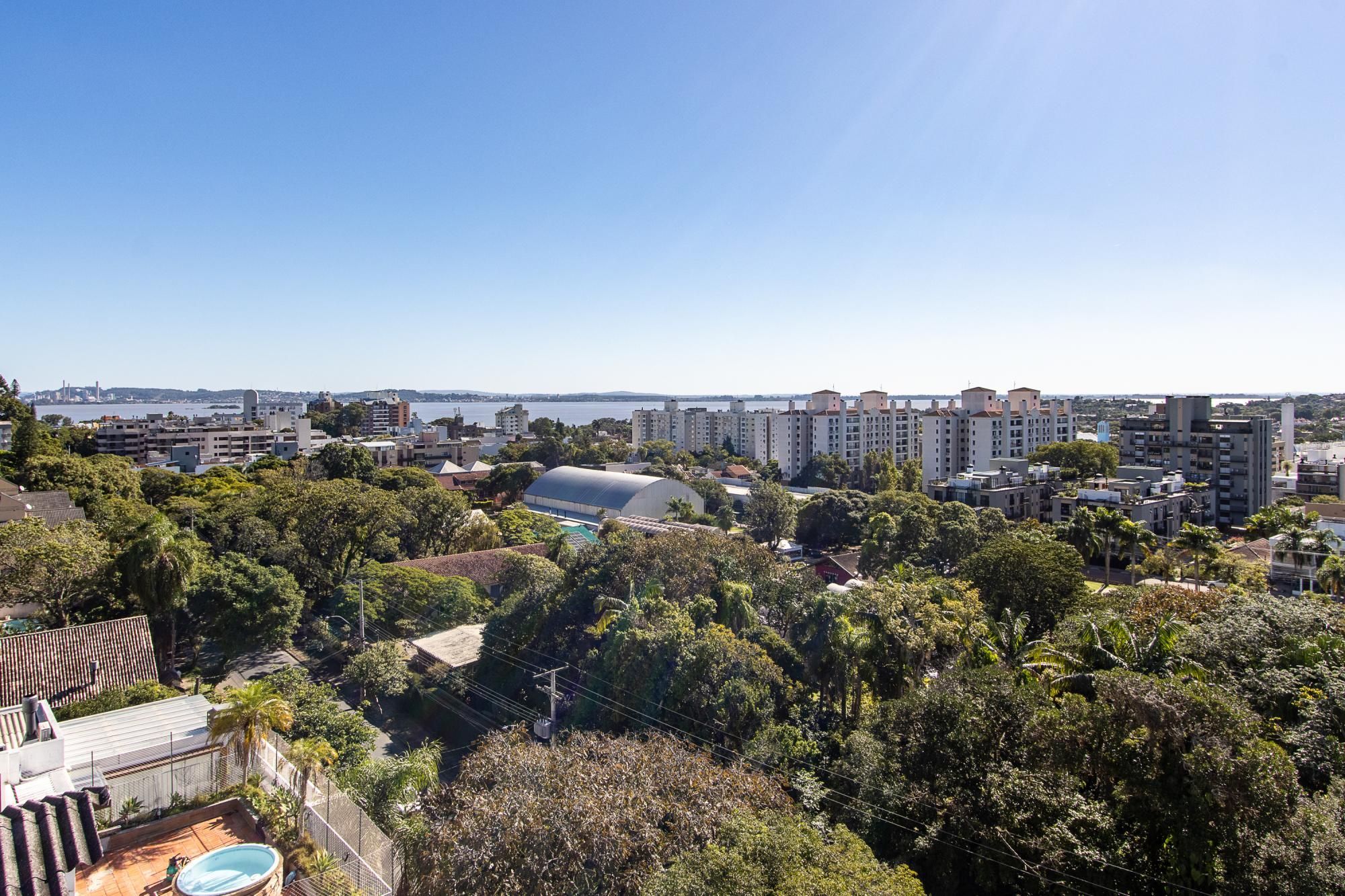 Apartamento de 2 dormitórios, 1 suíte e 2 vagas de garagem no bairro Tristeza. — foto 28