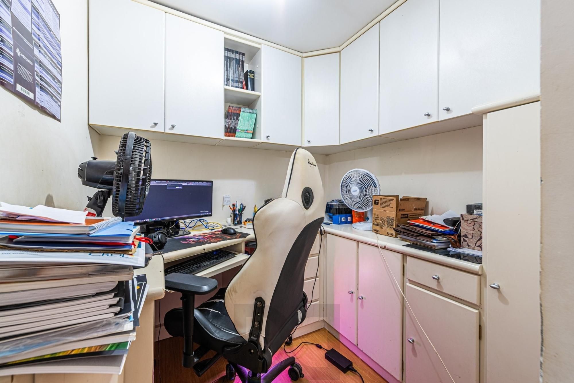 Apartamento com 3 quartos, no bairro Menino Deus — foto 14