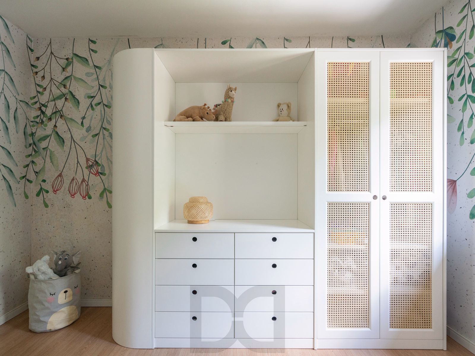 Casa com 3 suítes amplas, além de uma sala generoso com lareira e 2 vagas de garagem. — foto 13