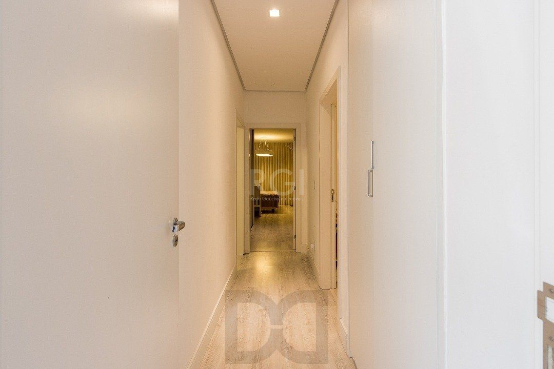 Cobertura para Venda - 319.17m², 3 dormitórios, sendo 3 suites, 4 vagas - Cristal — foto 37