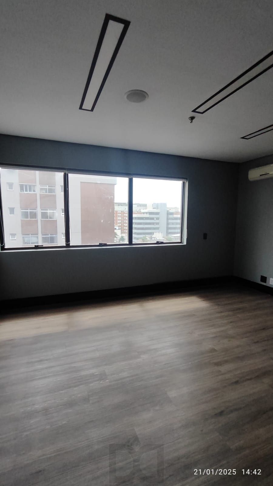 Duas salas comerciais unificadas -Bairro Menino Deus — foto 15