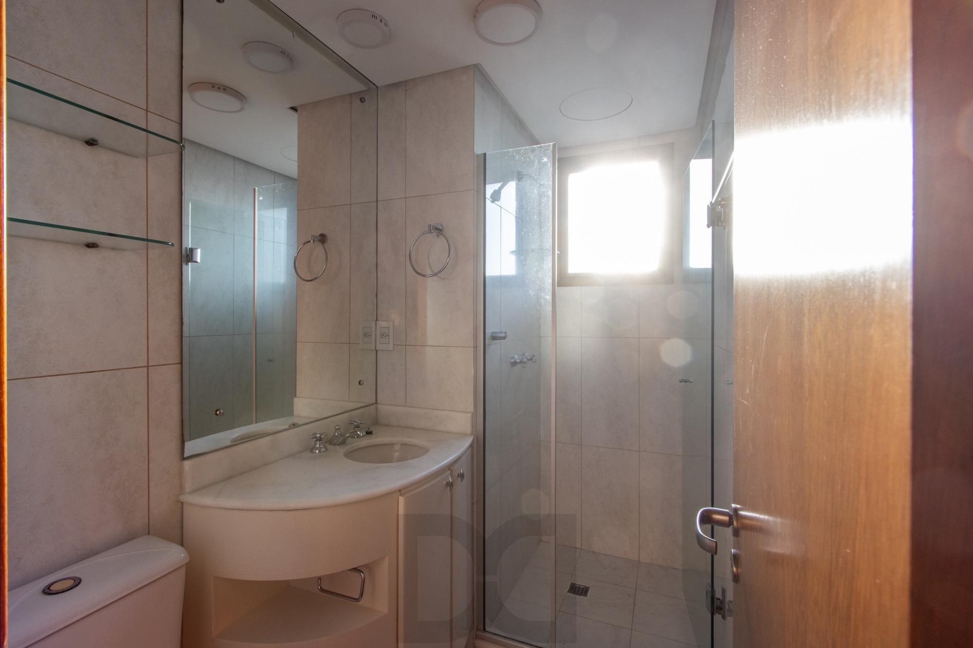 Apartamento 3 Dormitórios com vista definitiva para o Guaíba no bairro Menino Deus - Saúde e Lazer ao Seu Alcanc — foto 21