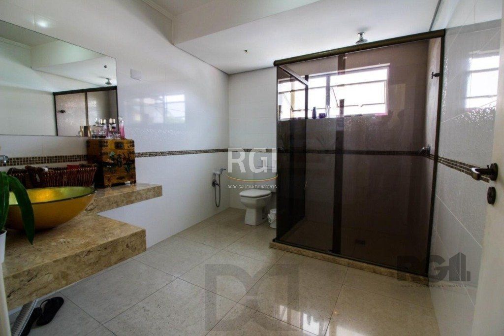 Casa para Venda - 300m², 3 dormitórios, sendo 1 suites, 4 vagas - Teresópolis — foto 18