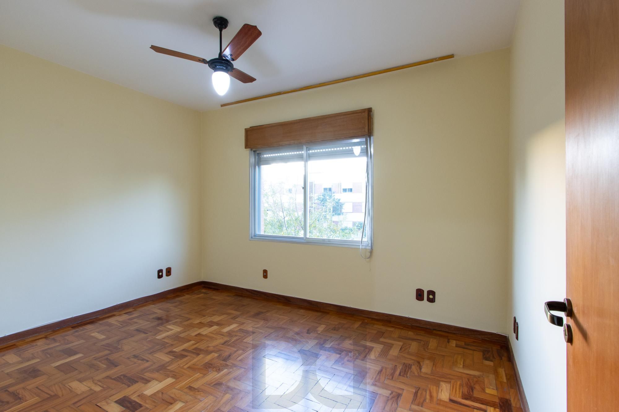 Apartamento de 2 Dormitórios na Cel Massot, Bairro Cristal — foto 17