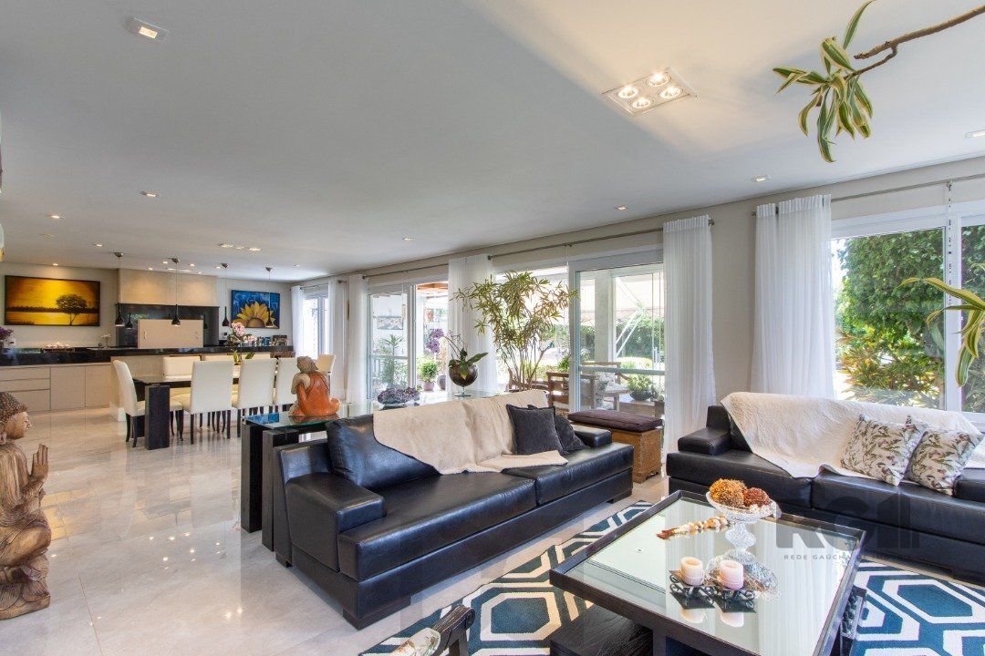 Excelente residência no Condomínio Terra Ville com aproximadamente 474,74m² privativos. — foto 18