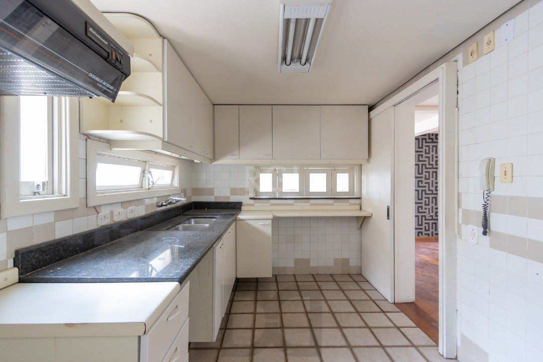 Cobertura para Venda - 302m², 4 dormitórios, sendo 1 suites, 3 vagas - Menino Deus — foto 26