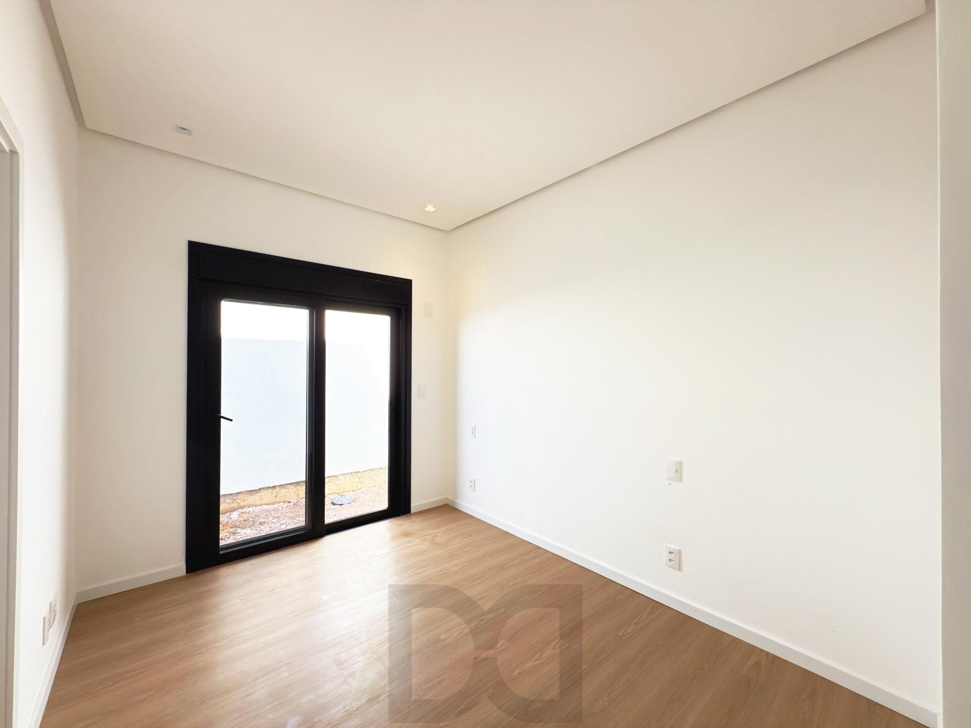 A casa conta com 434m2 de área construída, mas com um aproveitamento total dos 1.012m2 do lote — foto 10