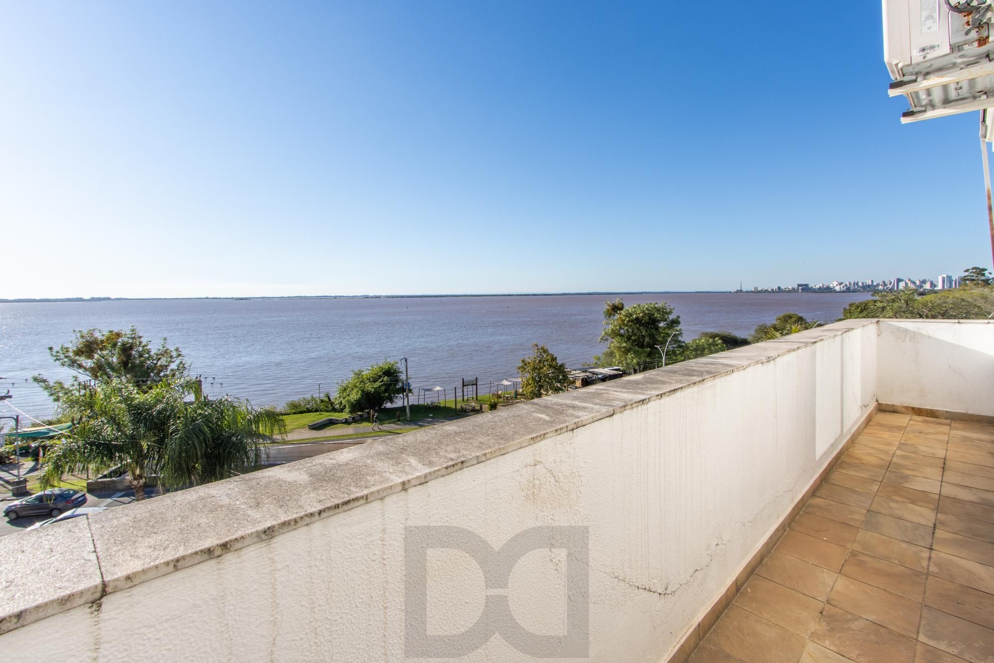 APARTAMENTO 3 DORMITÓRIOS - Vista permanente do Guaíba (menor custo benefício por M2). Somente 25 passos da orla. — foto 2
