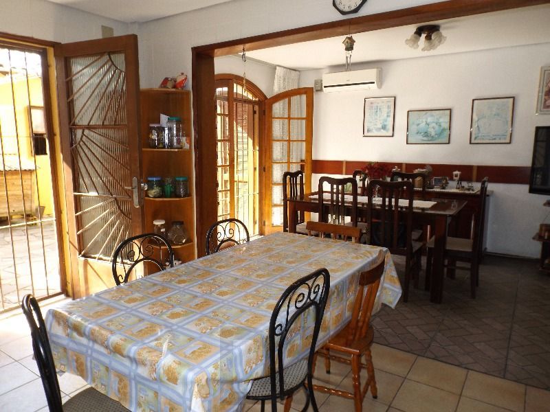 Casa para Venda - 250m², 3 dormitórios, sendo 3 suites, 7 vagas - Medianeira — foto 29