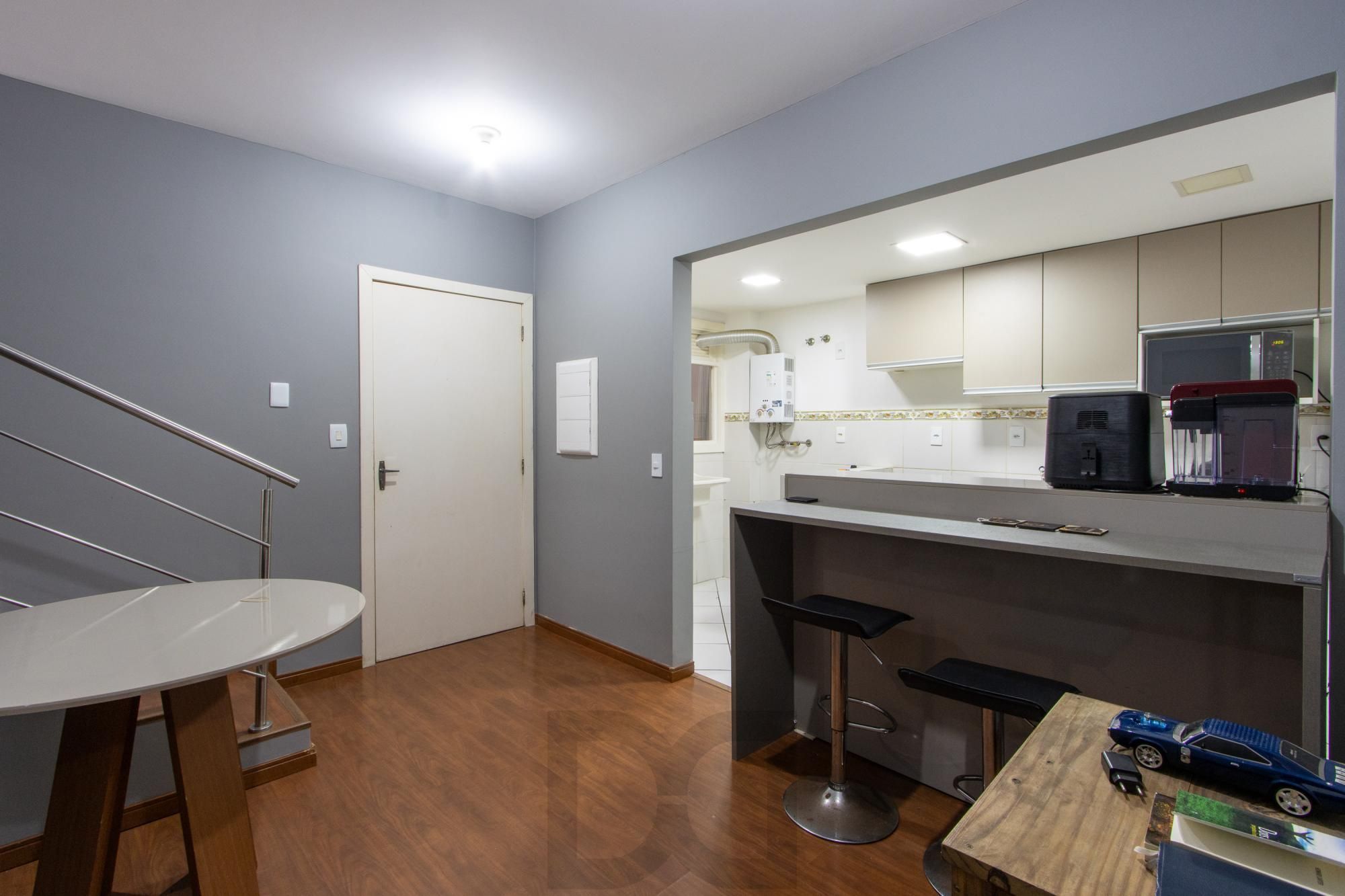 Apartamento de 3 dormitórios, 1 suíte e 1 vaga de garagem no bairro Pedra Redonda. — foto 9