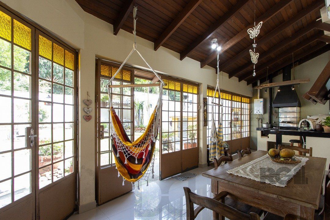 Casa para Venda - 300m², 3 dormitórios, sendo 1 suites, 4 vagas - Nonoai — foto 18