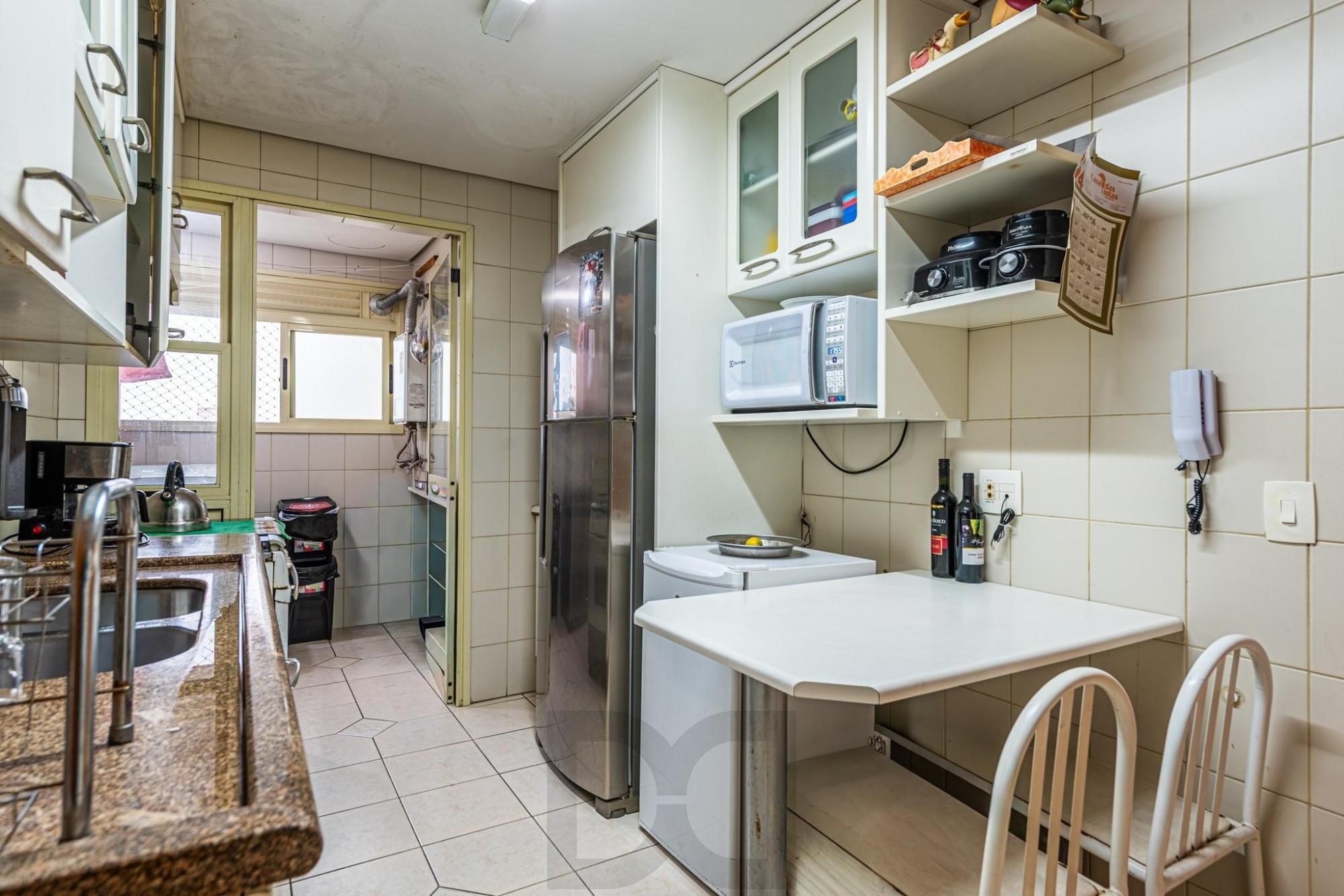 Apartamento com 3 quartos, no bairro Menino Deus — foto 12