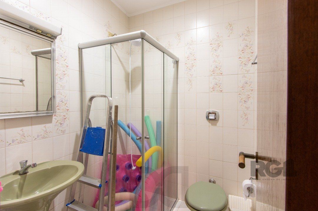 Sobrado com vista para Rio, 3 quartos, 2 suites, pátio, piscina, vaga para 4 carros - Bairro Vila Assunção — foto 44