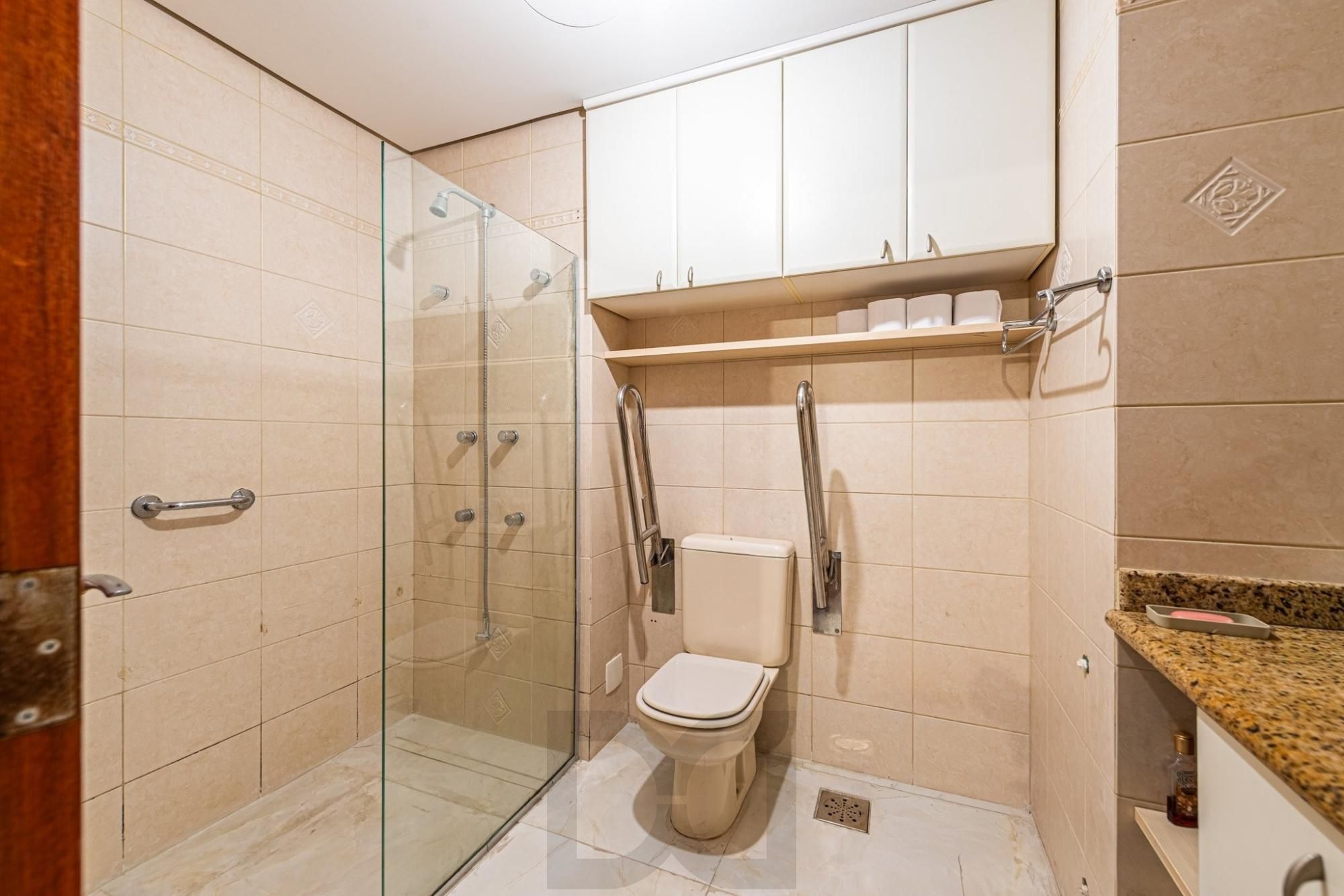 Apartamento com 3 quartos, no bairro Menino Deus — foto 23