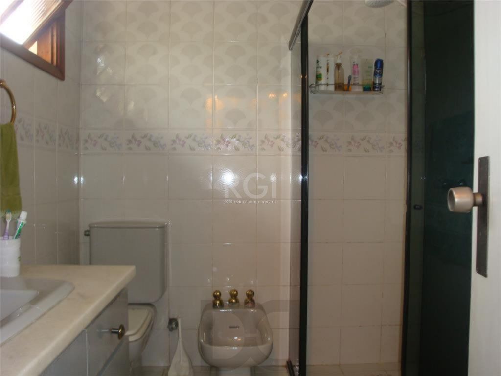 Casa para Venda - 240m², 4 dormitórios, sendo 1 suites, 4 vagas - Nonoai — foto 12