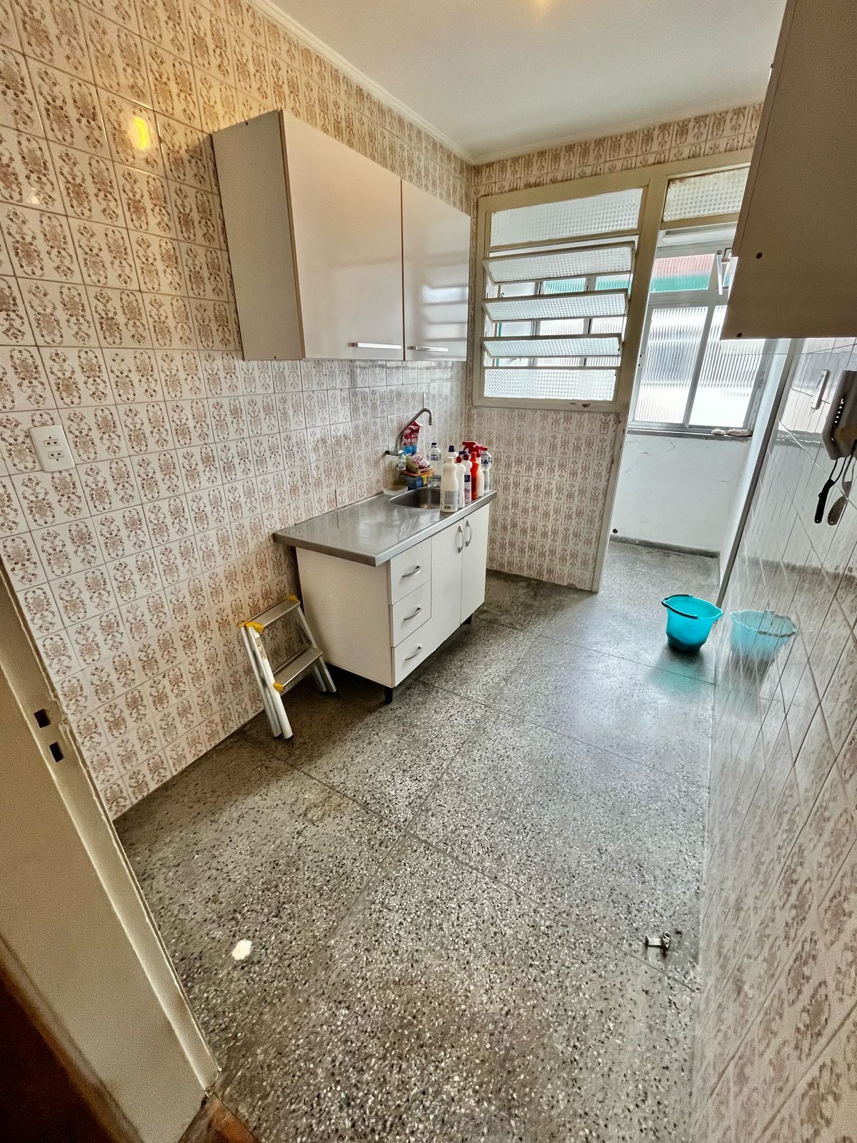 Apto de 01 dorm no Passo da Areia, sala, cozinha, banheiro e área. — foto 14