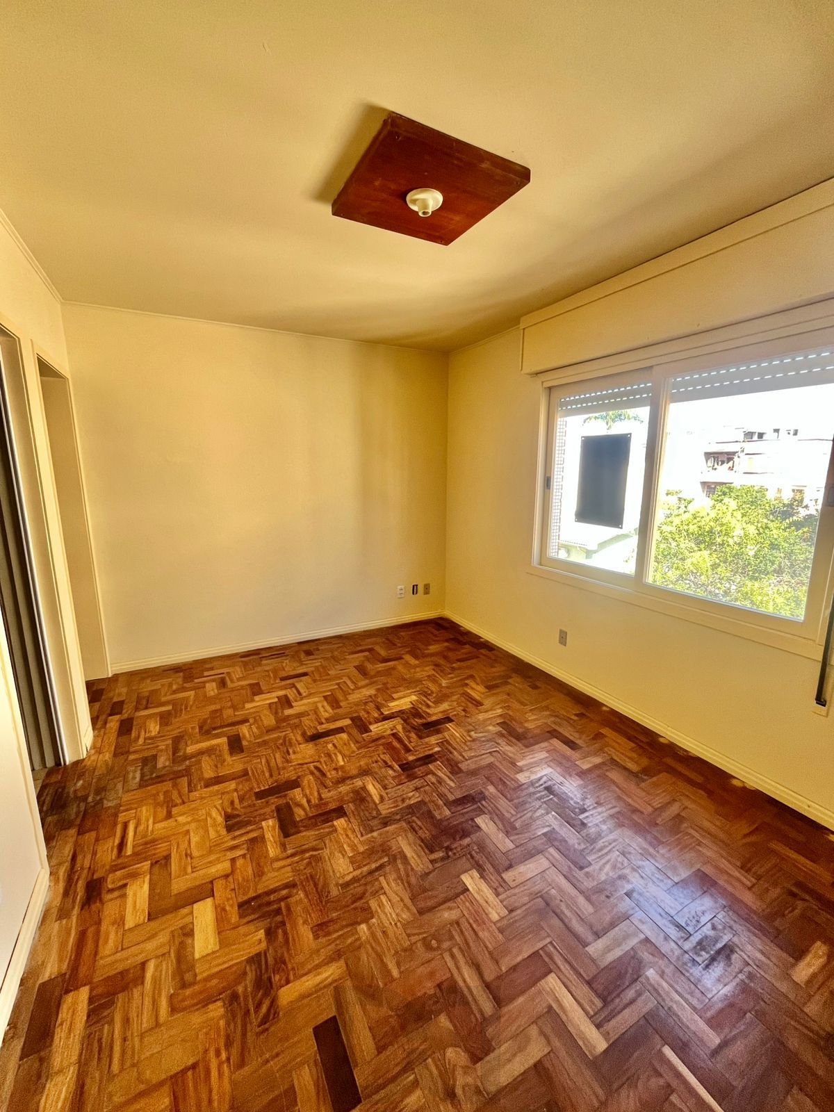 02 dorm, 73 m², sol da tarde, com vaga, dep e banho aux, no Passo da Areia — foto 4