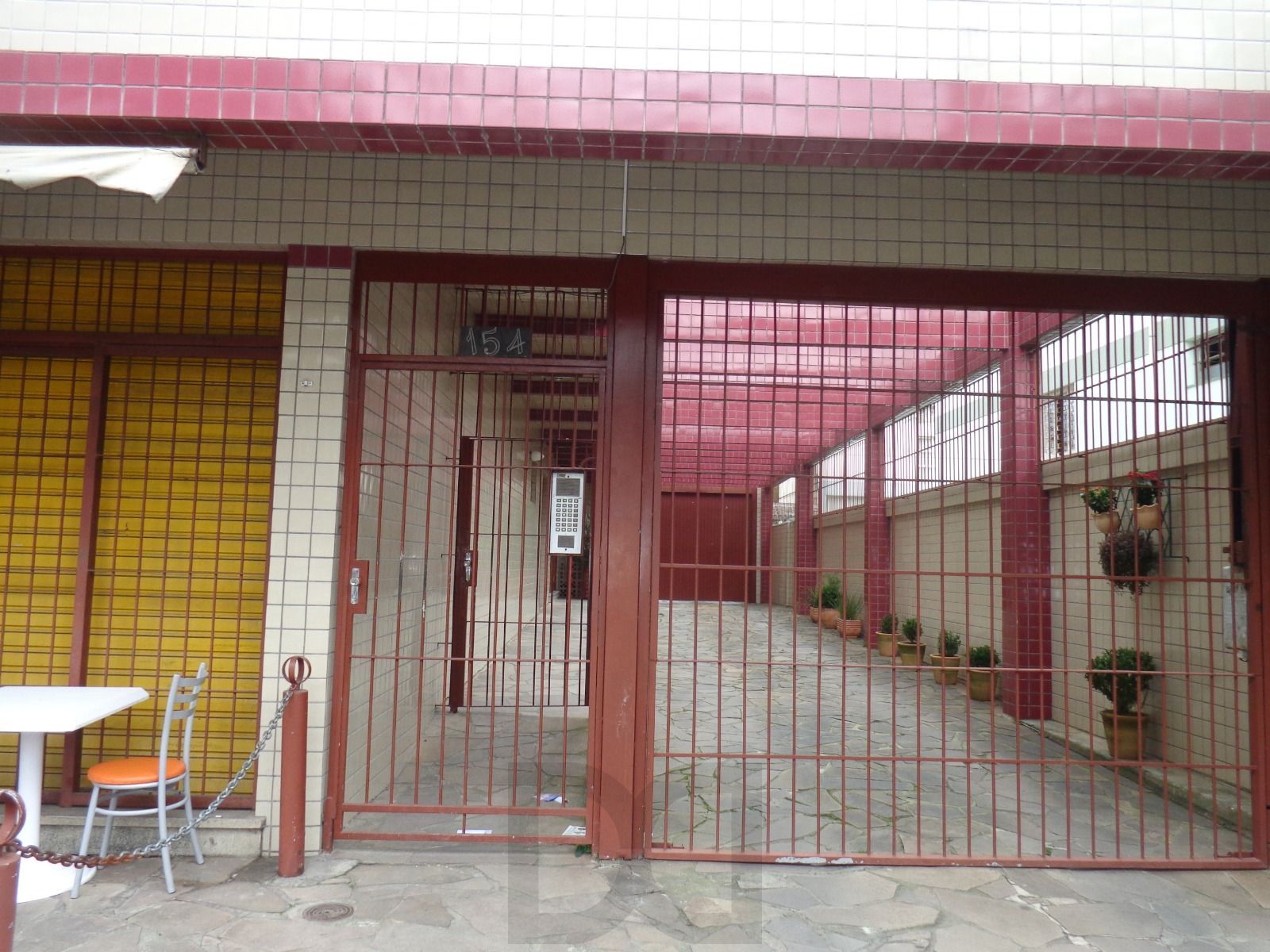 Apto de 01 dormitório, com vaga de garagem e elevador — foto 3