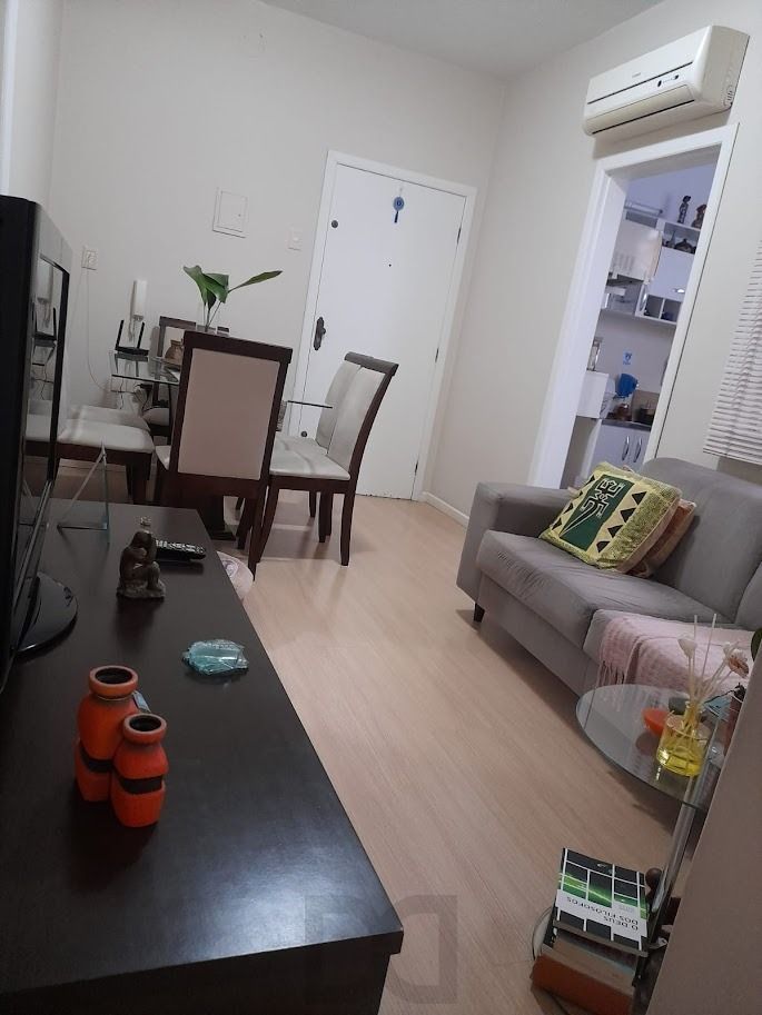 Vende apto de 02 dormitórios, sala, banheiro, cozinha e área de serviço — foto 4