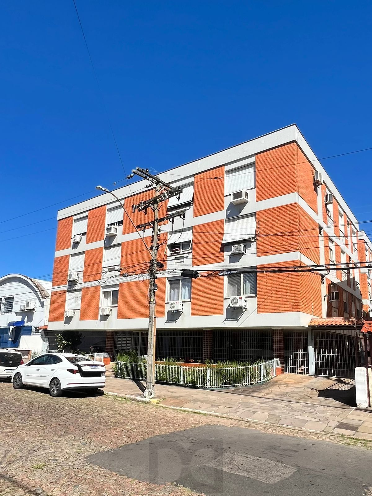 02 dorm, 73 m², sol da tarde, com vaga, dep e banho aux, no Passo da Areia — foto 1