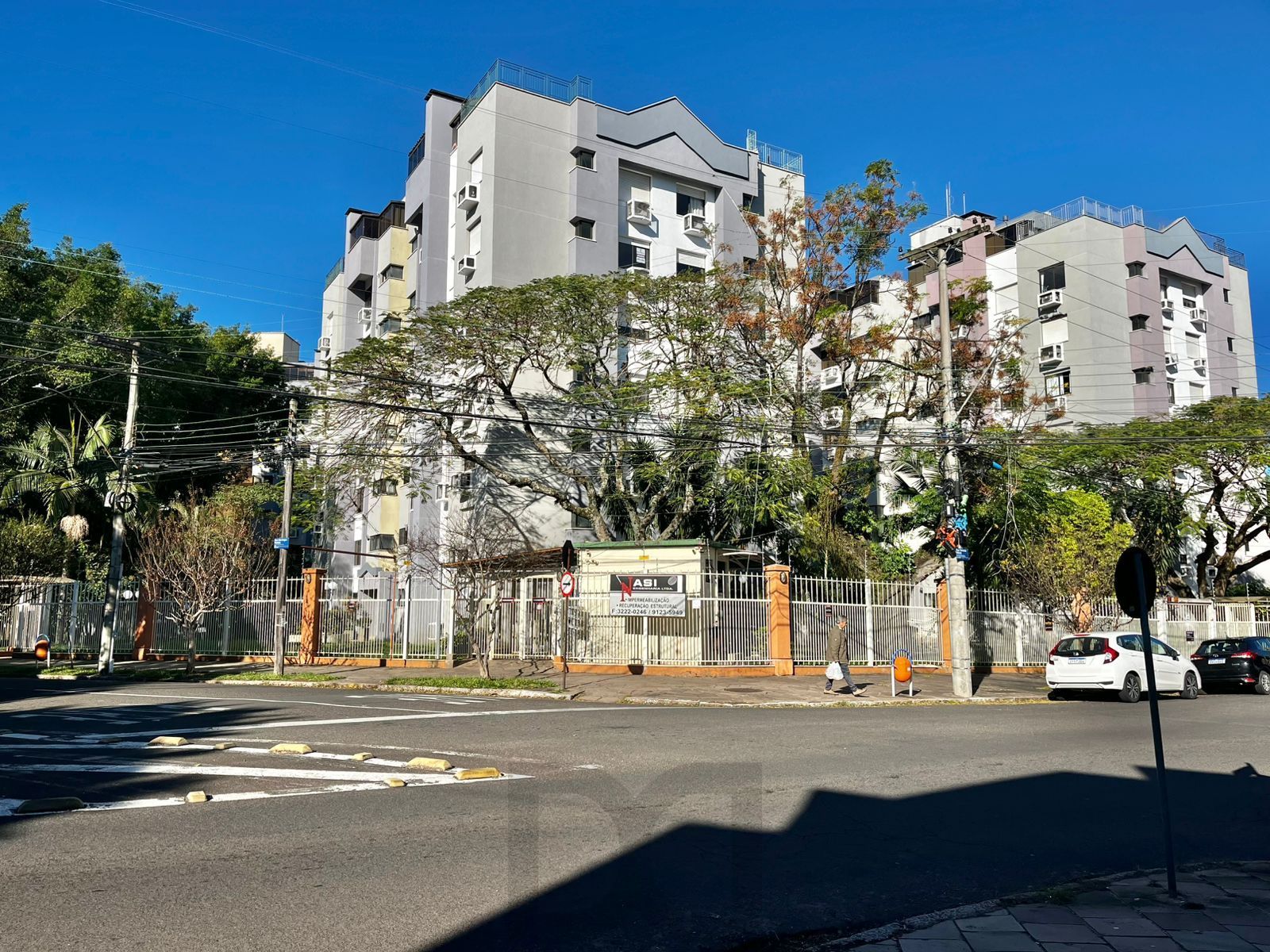 Apto 03 dorm com suíte, térreo, 02 vagas e depósito no Cristo Redentor — foto 1