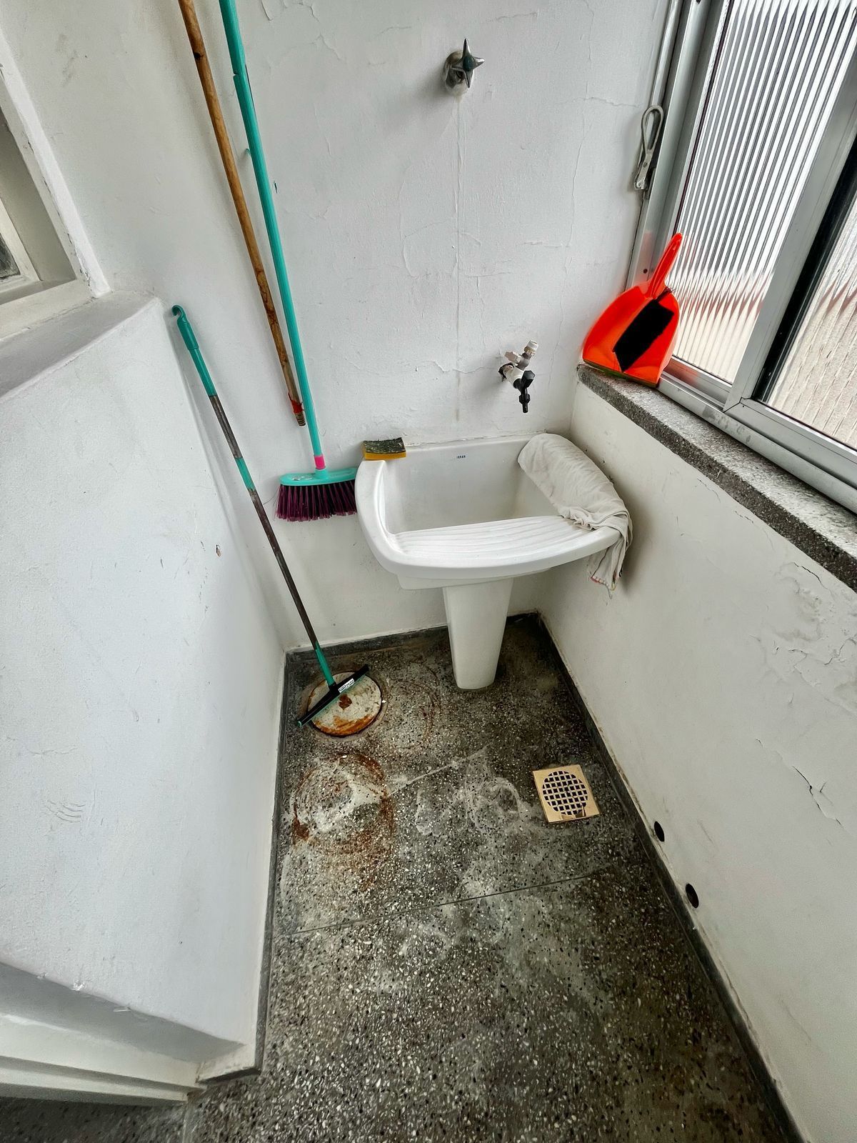 Apto de 01 dorm no Passo da Areia, sala, cozinha, banheiro e área. — foto 17