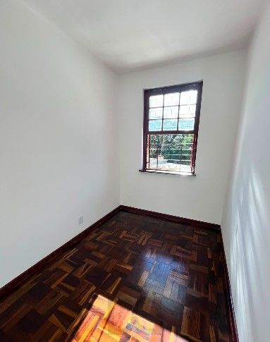 Apto de 02 dorm, sala, banho, cozinha, todo reformado, piso parquet, 01 vaga — foto 12