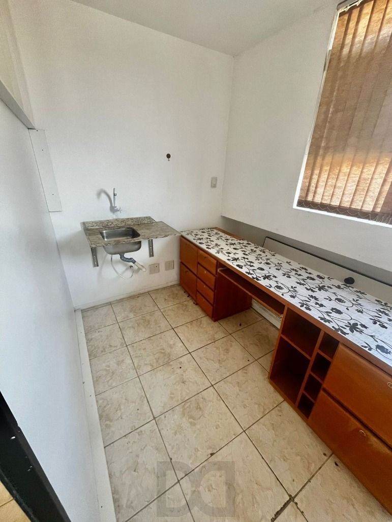 Sala com vaga de garagem, prédio com elevador — foto 8