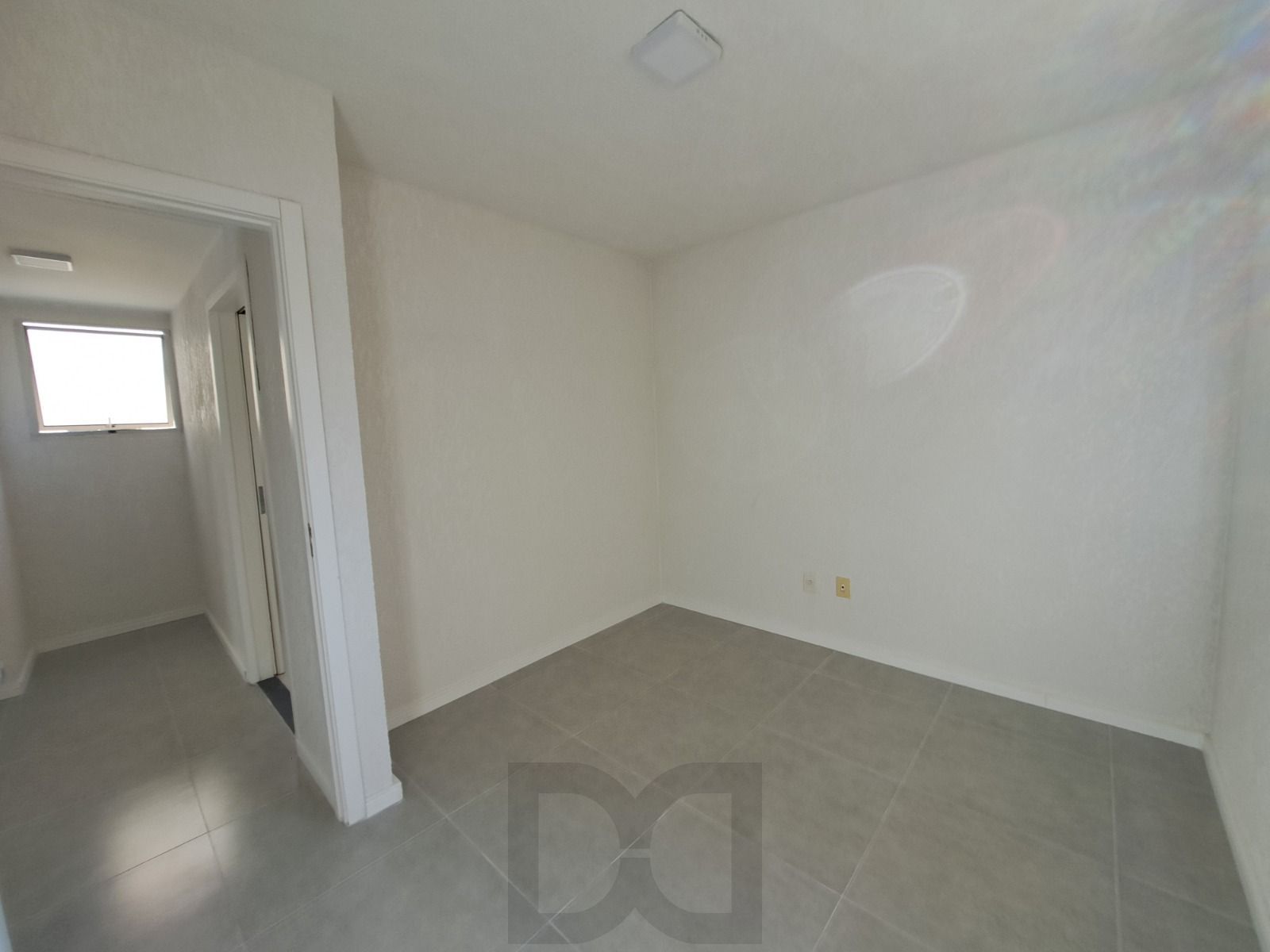 Apto 1 Dormitórios, Térreo, Sala, Cozinha, Banheiro, reformado e 01 vaga garagem — foto 10