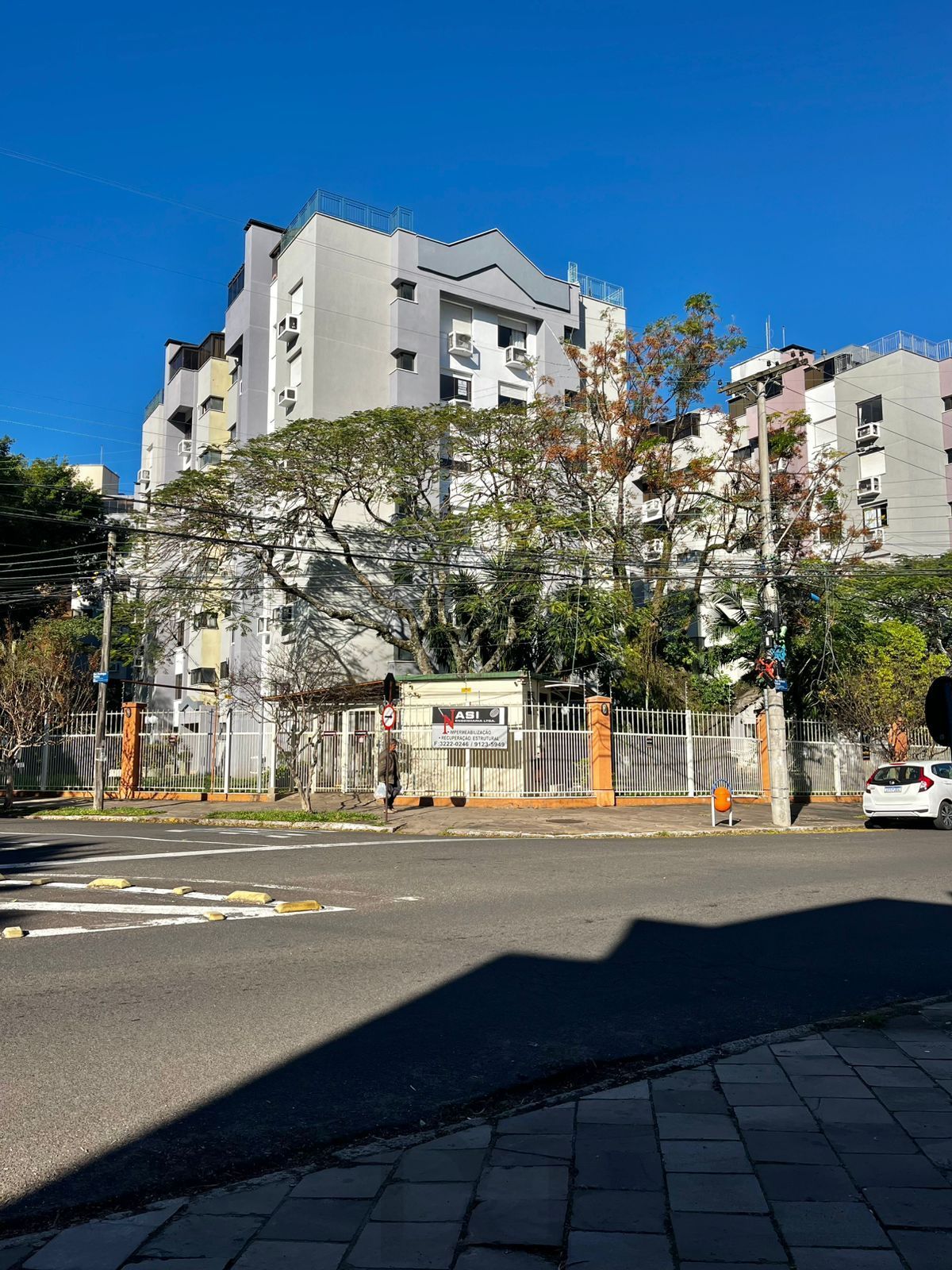 Apto 03 dorm com suíte, térreo, 02 vagas e depósito no Cristo Redentor — foto 2
