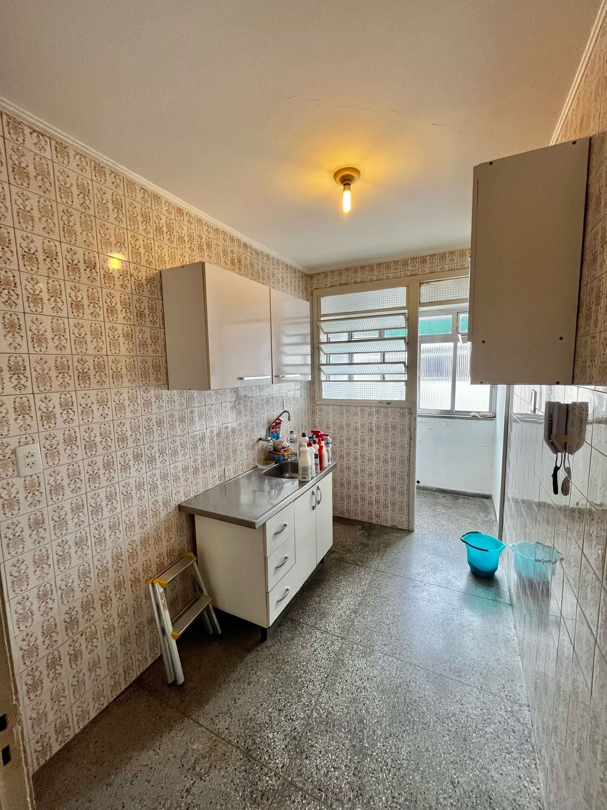 Apto de 01 dorm no Passo da Areia, sala, cozinha, banheiro e área. — foto 15