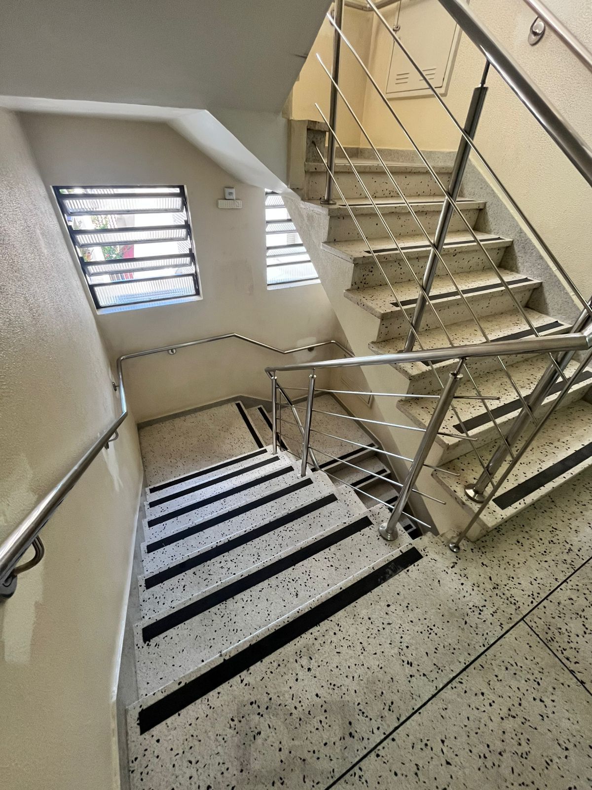 02 dorm, 73 m², sol da tarde, com vaga, dep e banho aux, no Passo da Areia — foto 32