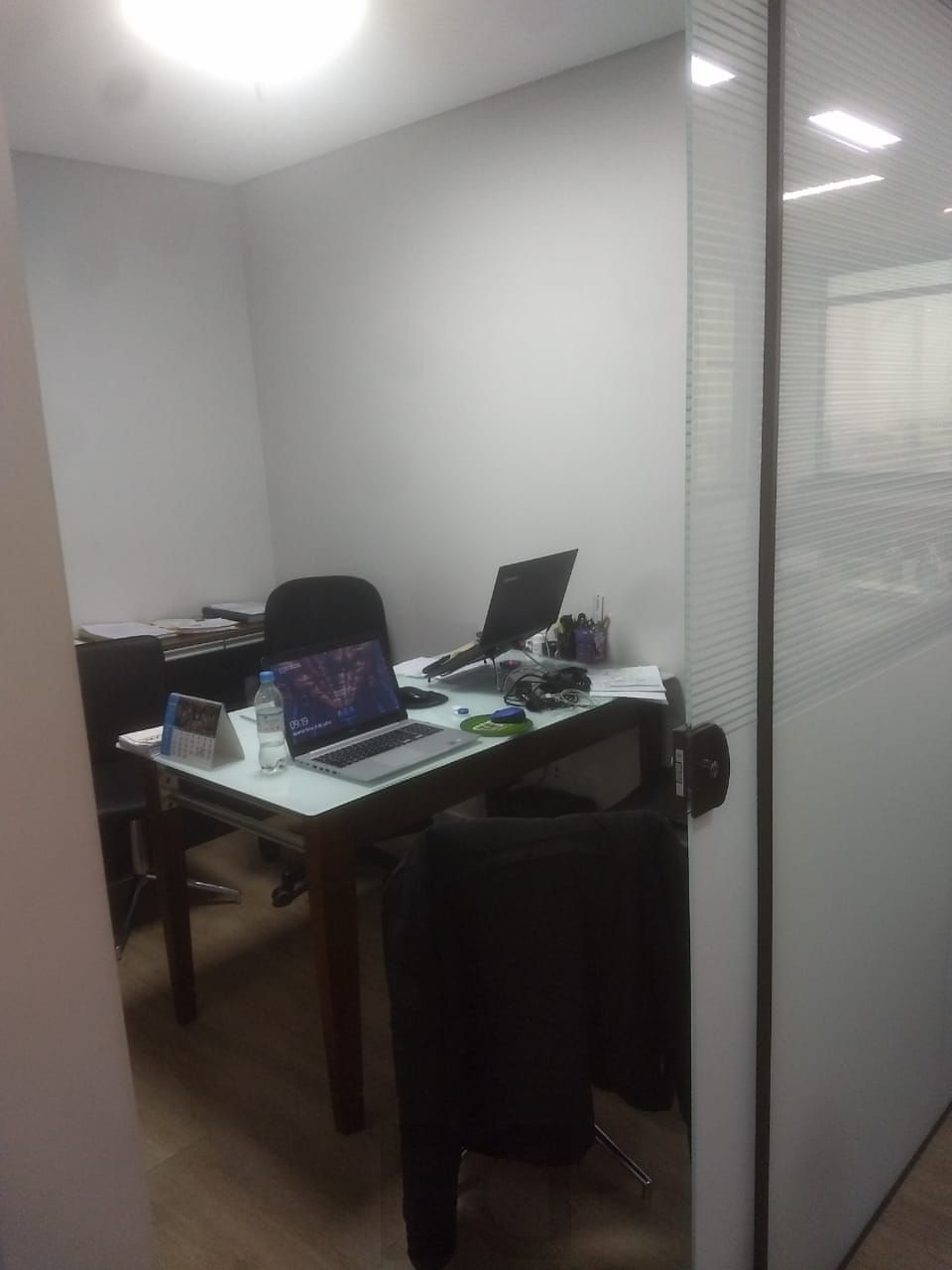 Sala de alto padrão, 52 m², vaga de garagem, Bairro Passo da Areia, mobiliada — foto 5