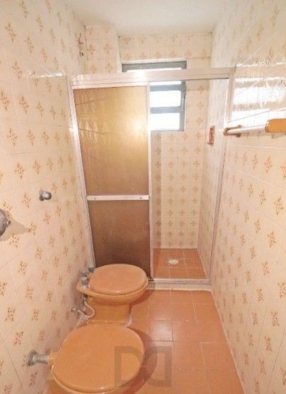 Apto 02 dorm e 01 vaga, sala, coz, dep emp, frente, 77 m2, Bairro Passo da Areia — foto 10