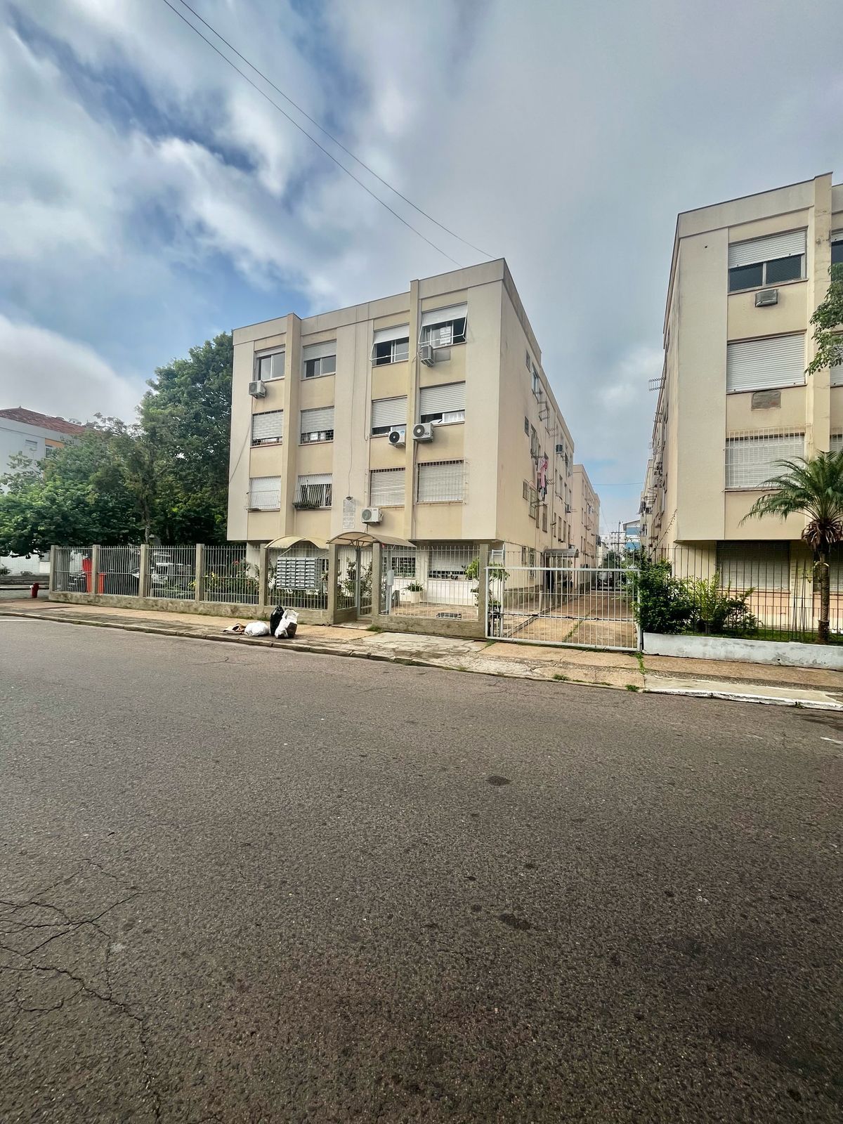 01 dormitório, junto ao Nacional Leopoldina, sala, banheiro, cozinha e área — foto 1