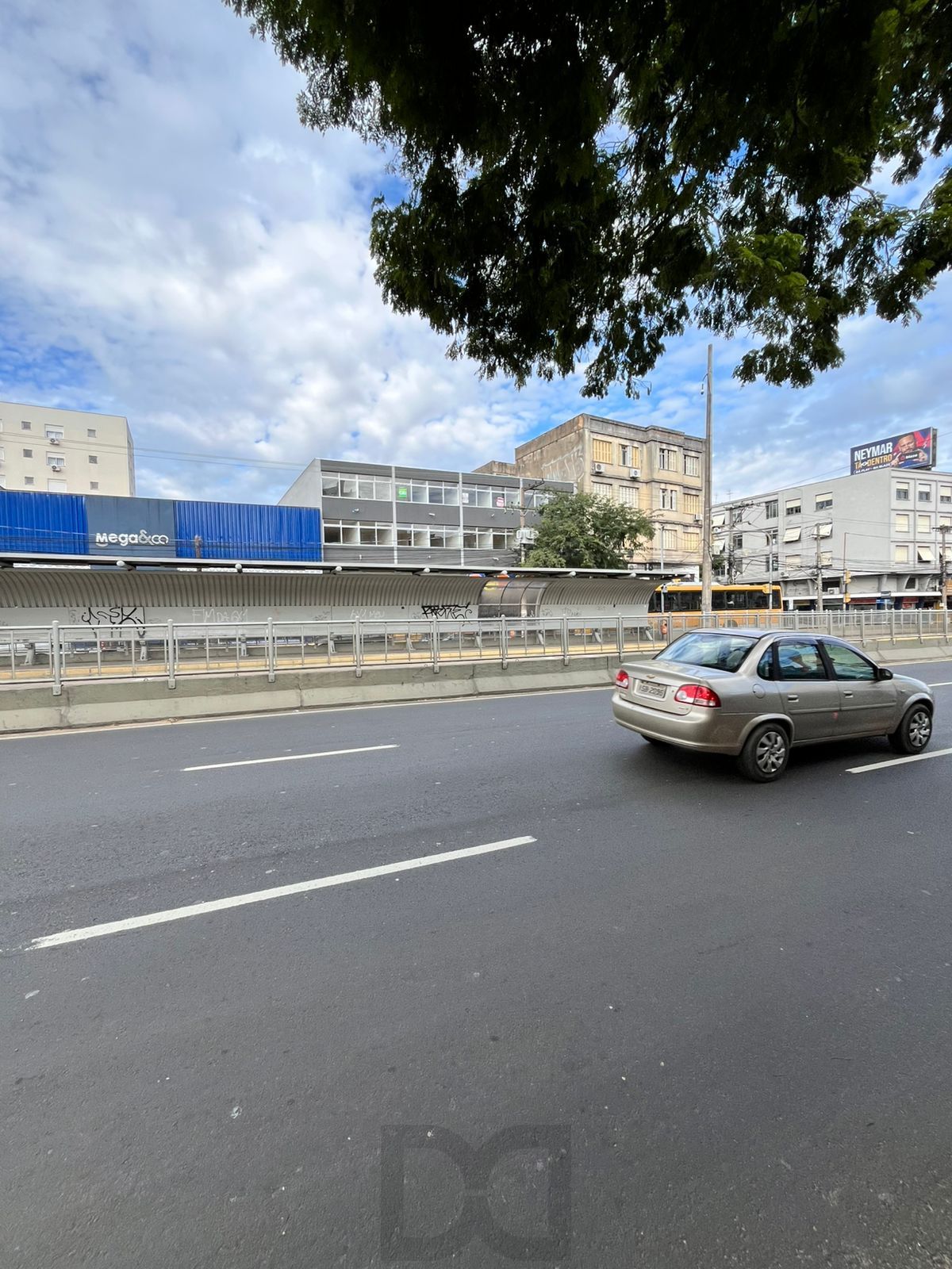 Lindo apto de 01 dorm, com 50 m2, no Passo da Areia, próximo ao Shopping Wallig — foto 3