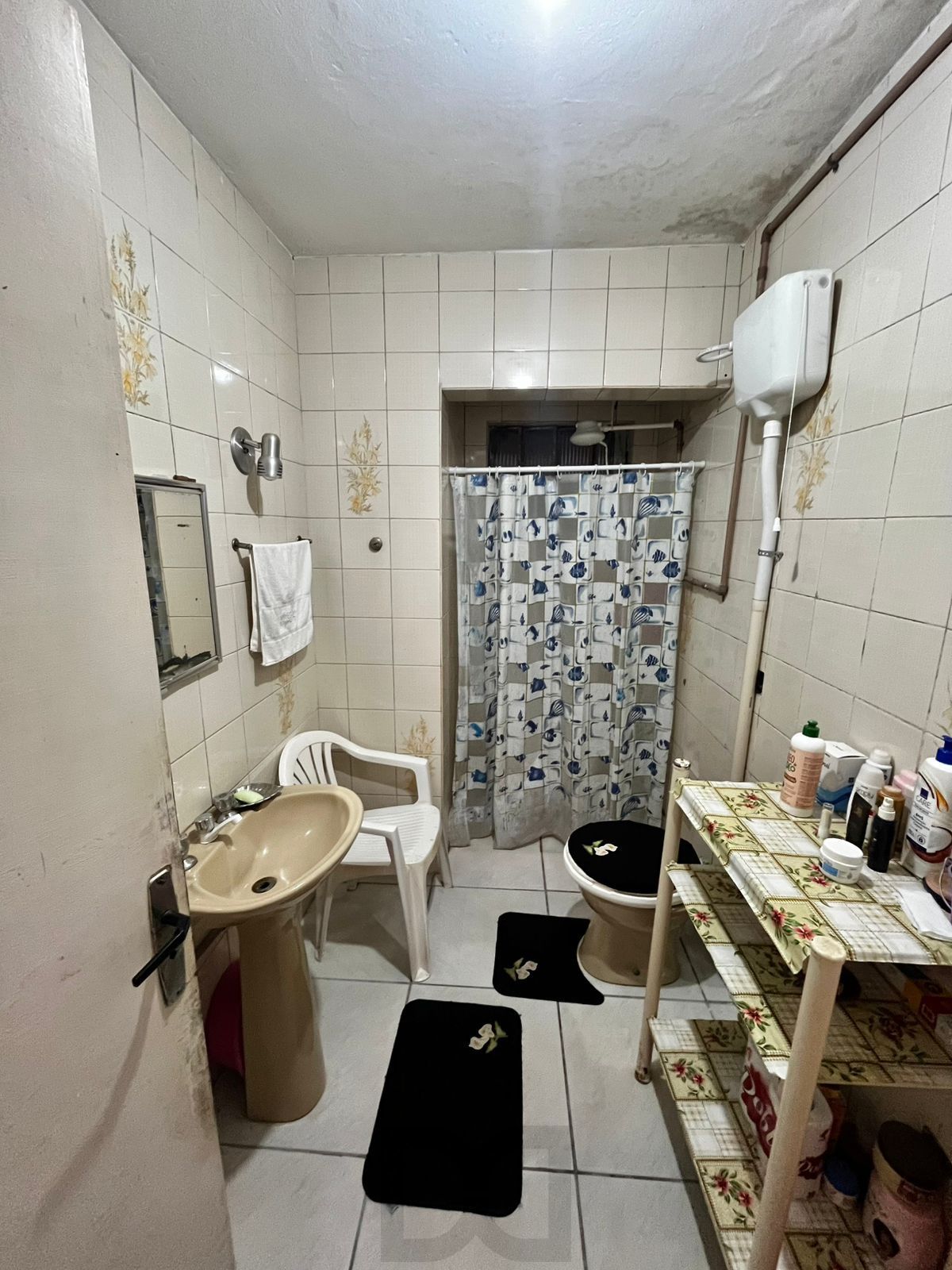 Casa na Rua Marista, Partenon, com 11,00 de frente por 23,00 de frente a fundos — foto 18