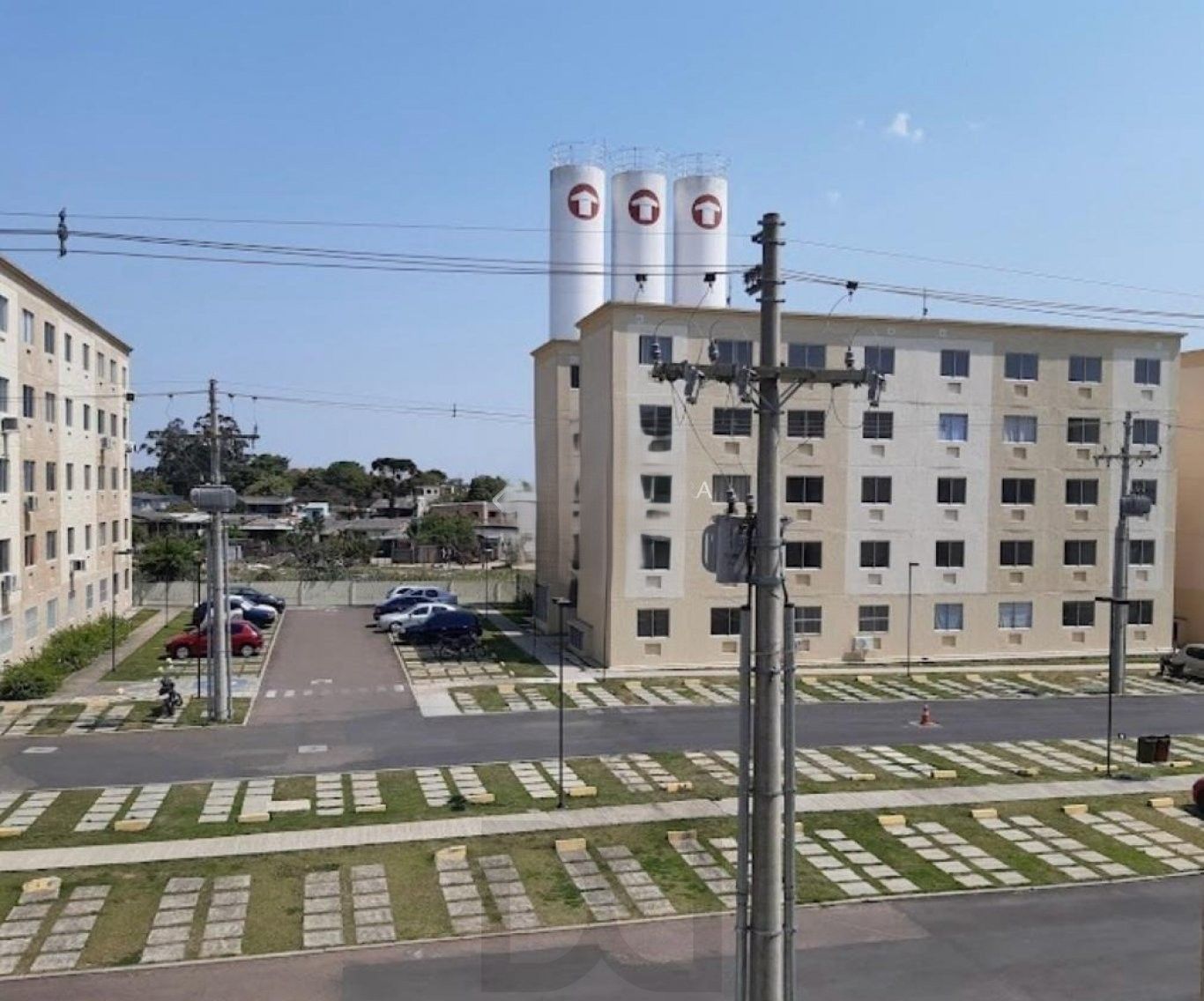 Apto 1 Dormitórios, Térreo, Sala, Cozinha, Banheiro, reformado e 01 vaga garagem — foto 2