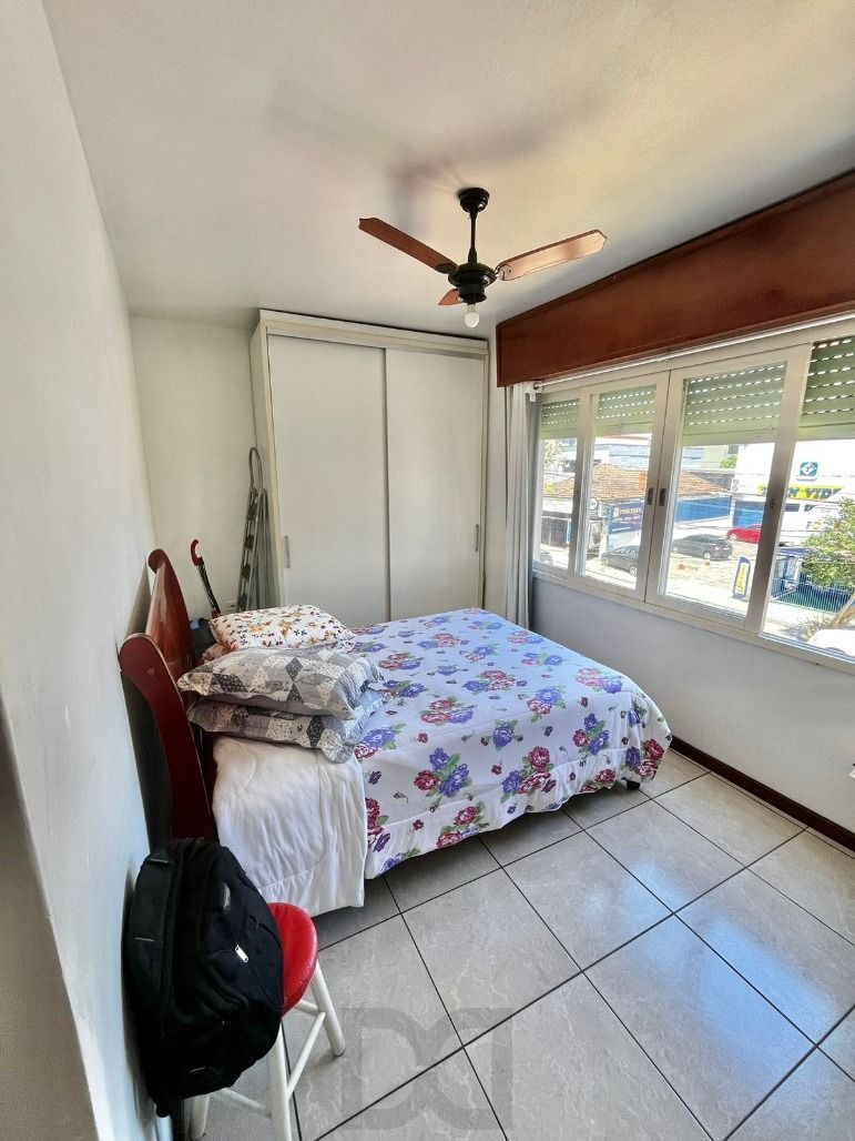 Apto de 02 dorm na João Wallig, 58 m2, 01 lance de escada, de frente — foto 3