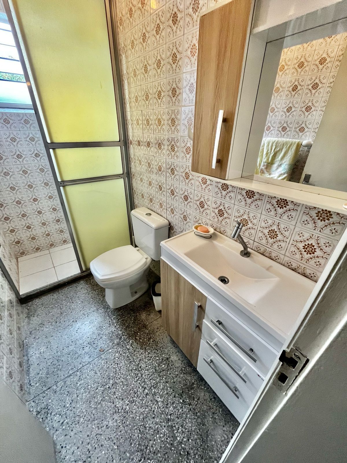 Apto de 01 dorm no Passo da Areia, sala, cozinha, banheiro e área. — foto 11