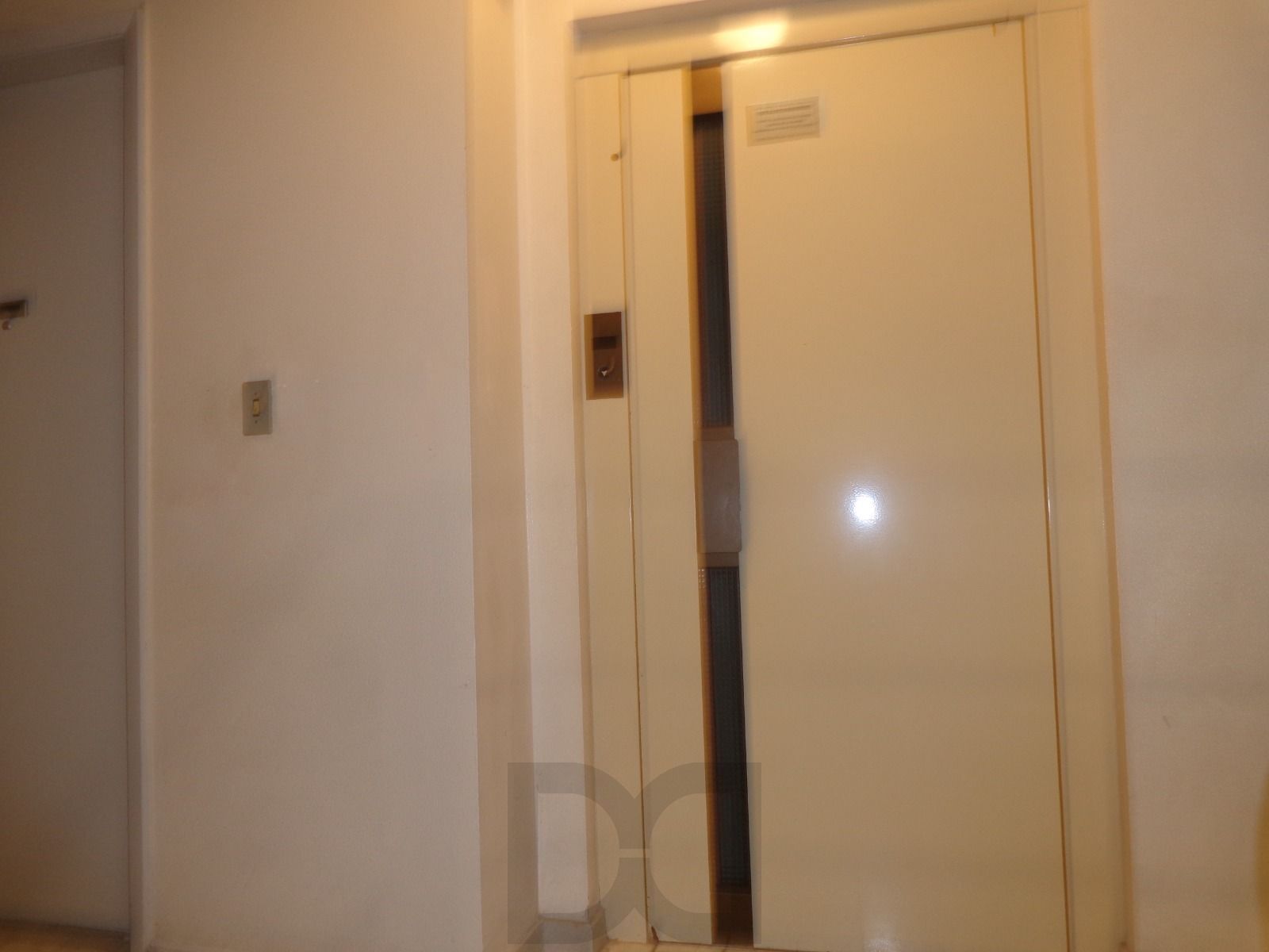 Apto de 01 dormitório, com vaga de garagem e elevador — foto 6
