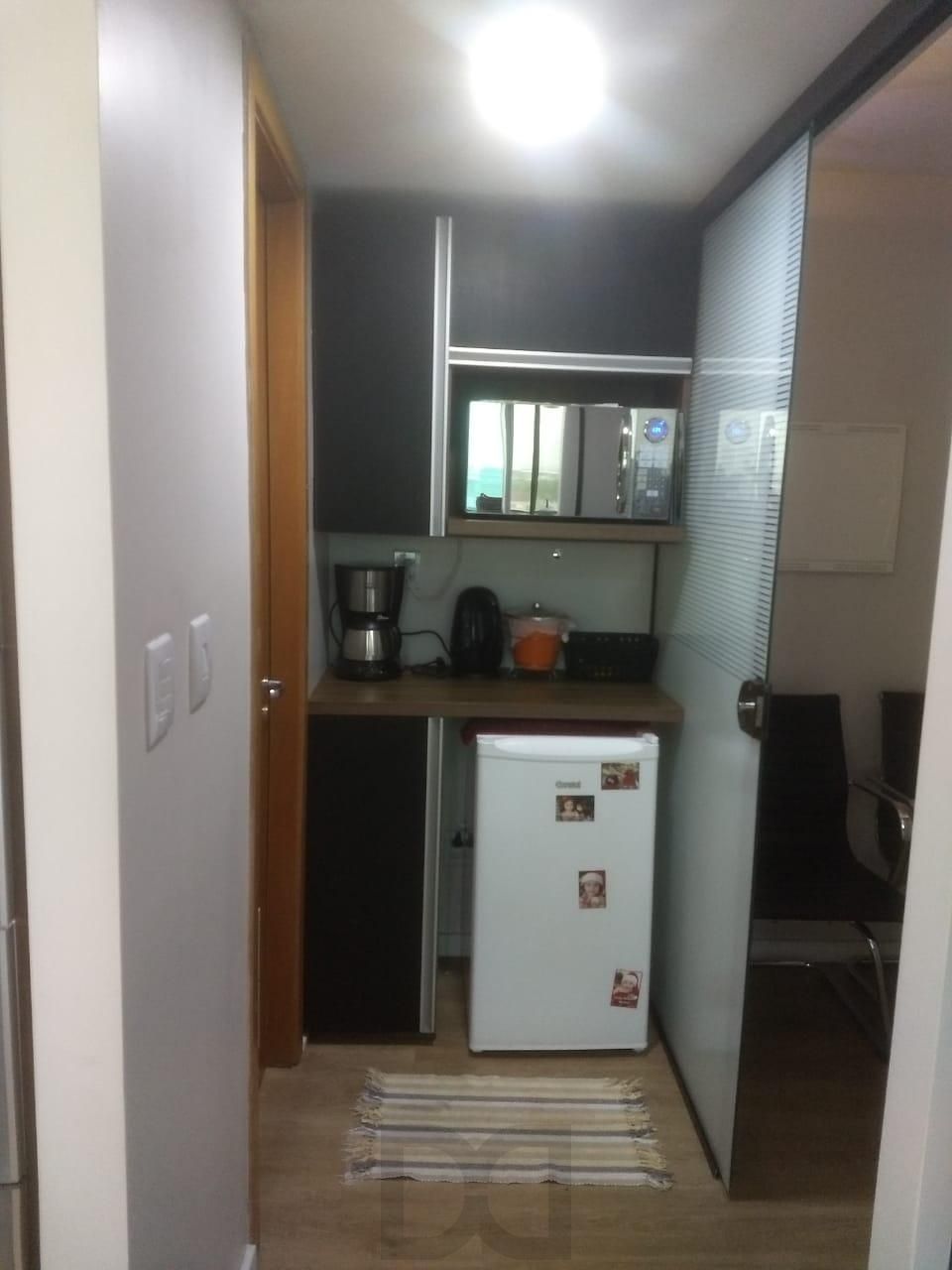 Sala de alto padrão, 52 m², vaga de garagem, Bairro Passo da Areia, mobiliada — foto 8