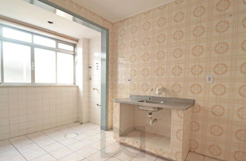 Apto 02 dorm e 01 vaga, sala, coz, dep emp, frente, 77 m2, Bairro Passo da Areia — foto 13