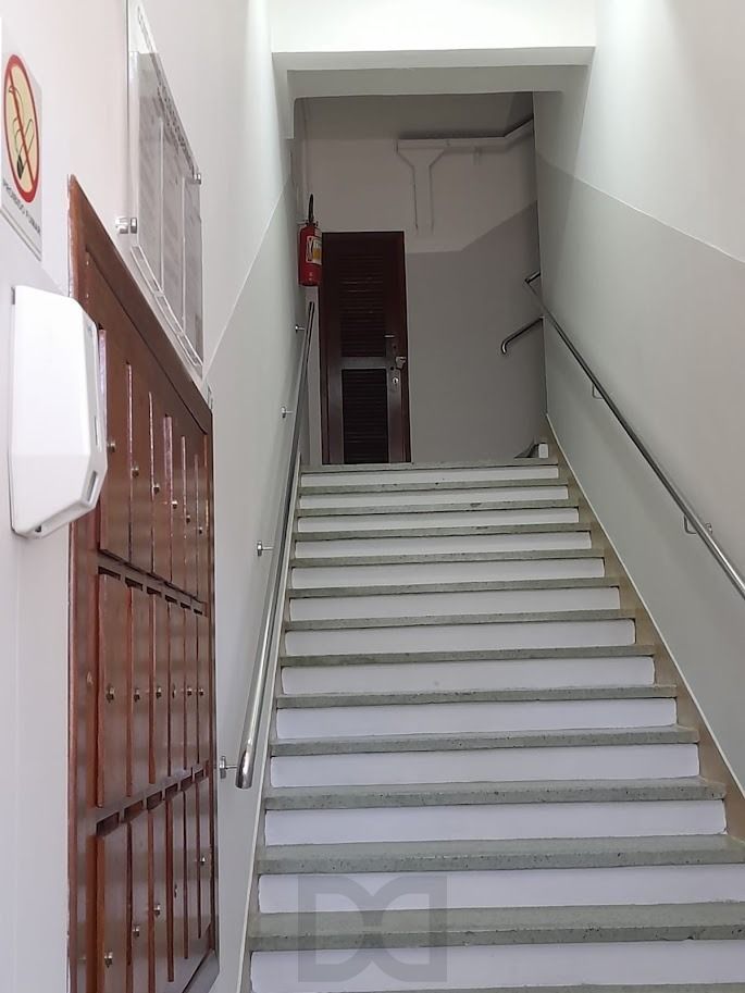 Vende apto de 02 dormitórios, sala, banheiro, cozinha e área de serviço — foto 22
