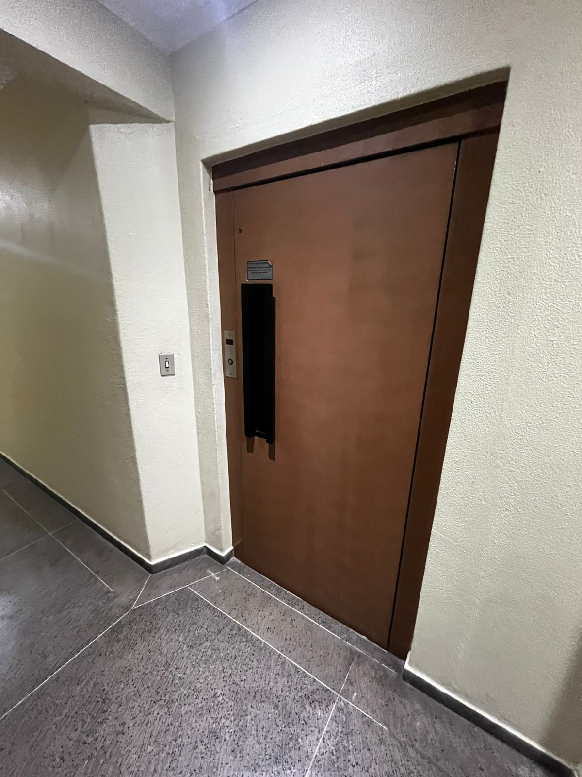 Sala comercial, Av Assis Brasil, 34 m², prédio com elevador, sala com banheiro — foto 4